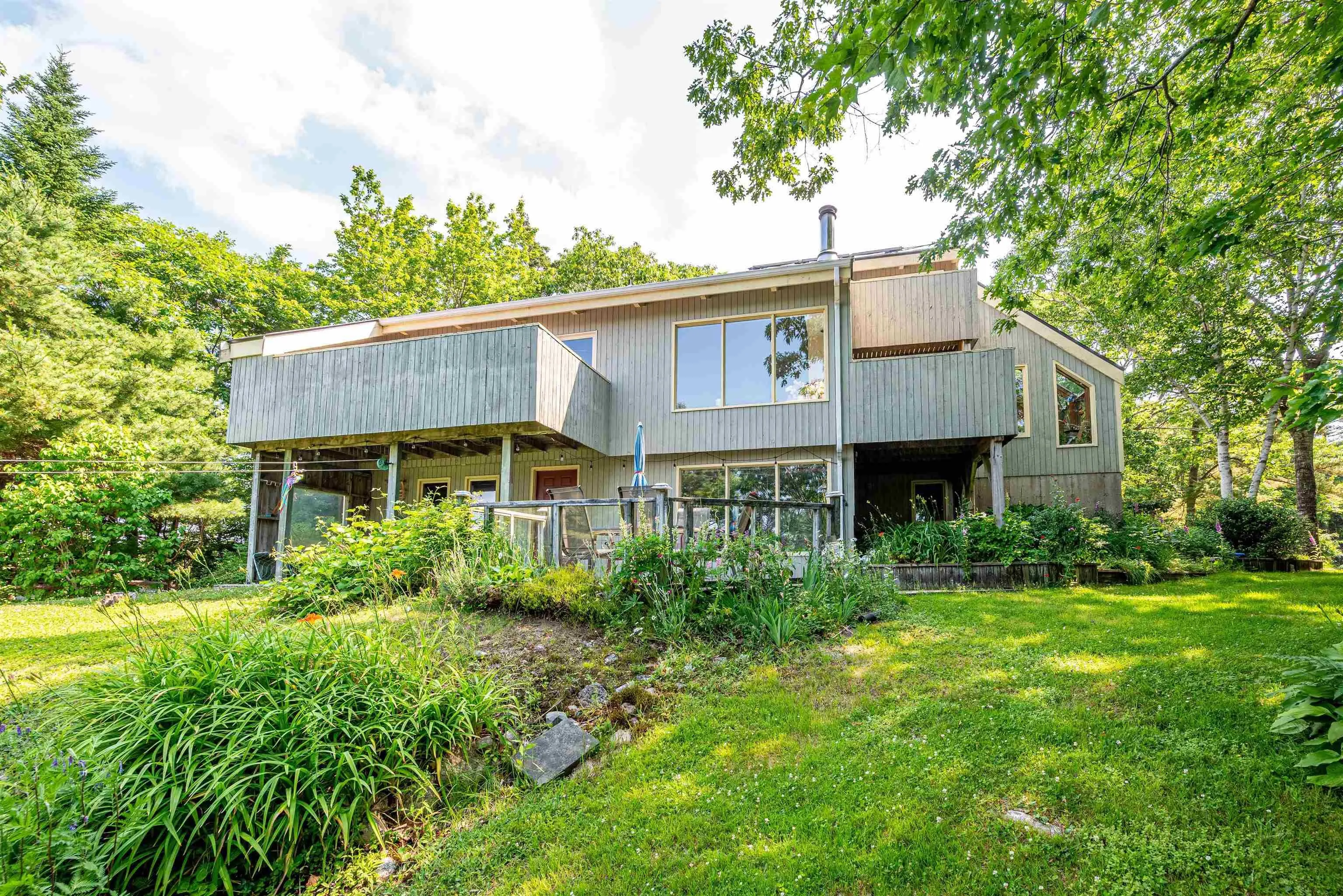 13576 Peggys Cove Road, Upper Tantallon, NS B3Z 2J2, 4 Bedrooms Bedrooms, ,3 BathroomsBathrooms,Residential,For Sale,Peggys Cove,202517316