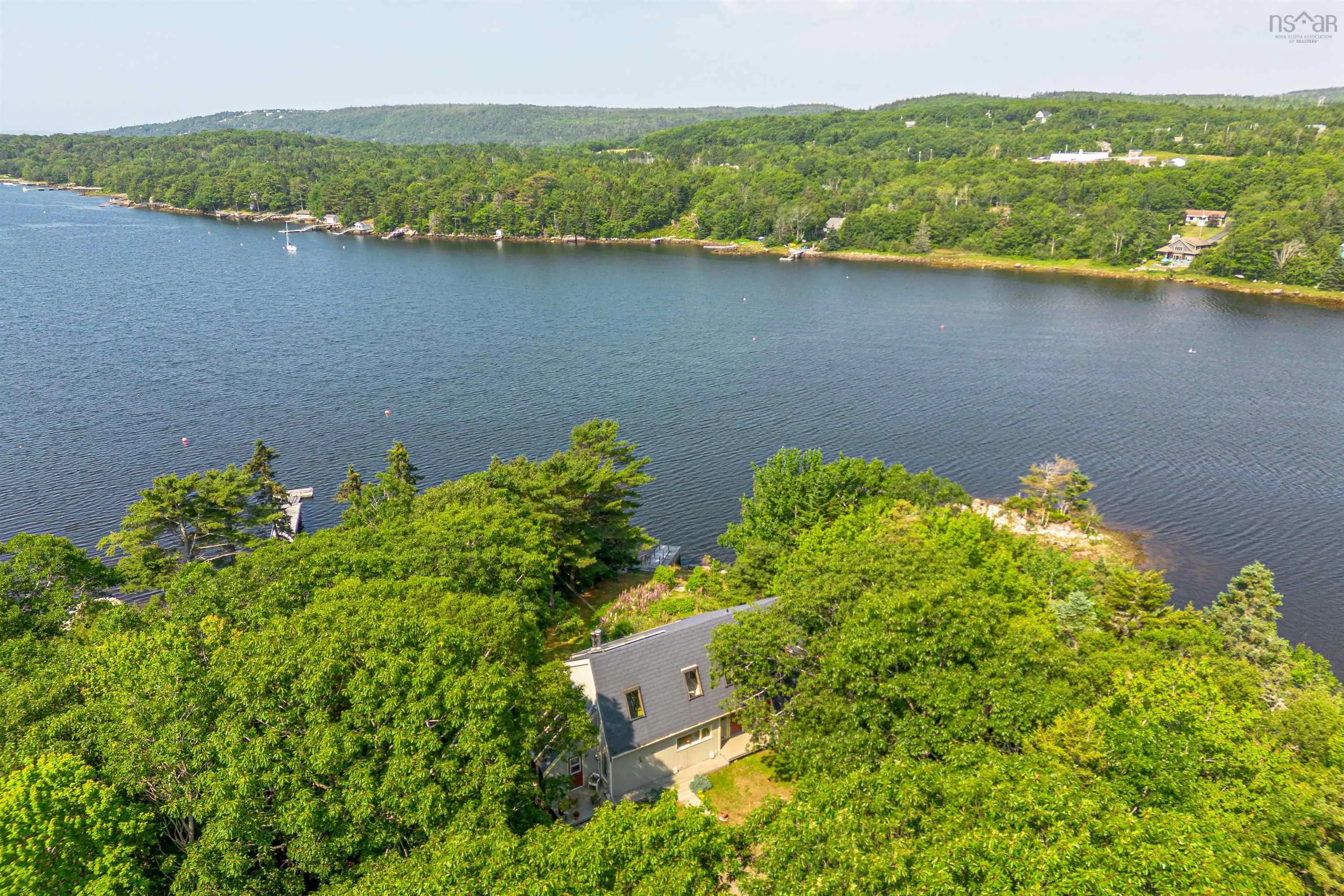 13576 Peggys Cove Road, Upper Tantallon, NS B3Z 2J2, 4 Bedrooms Bedrooms, ,3 BathroomsBathrooms,Residential,For Sale,Peggys Cove,202517316