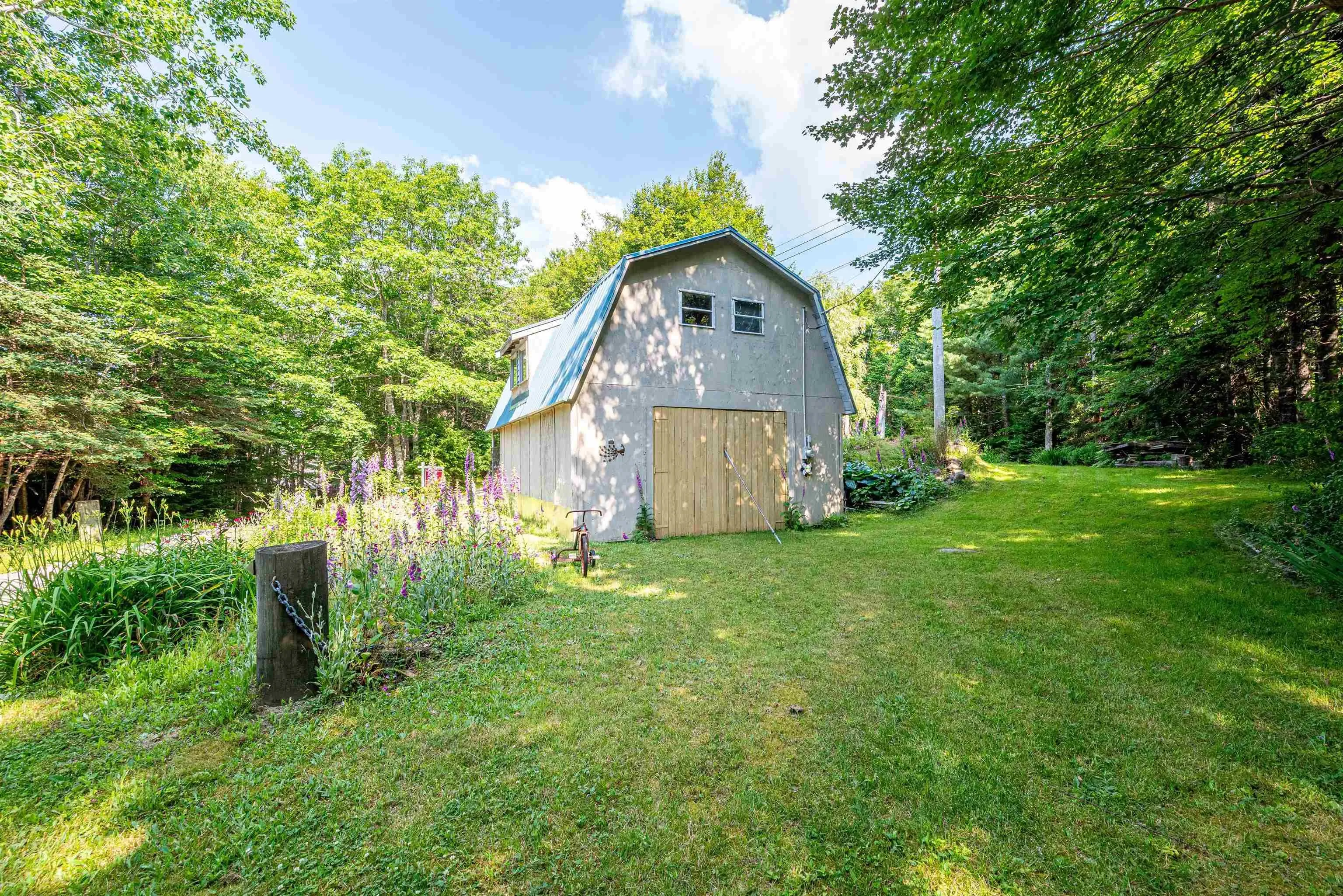 13576 Peggys Cove Road, Upper Tantallon, NS B3Z 2J2, 4 Bedrooms Bedrooms, ,3 BathroomsBathrooms,Residential,For Sale,Peggys Cove,202517316