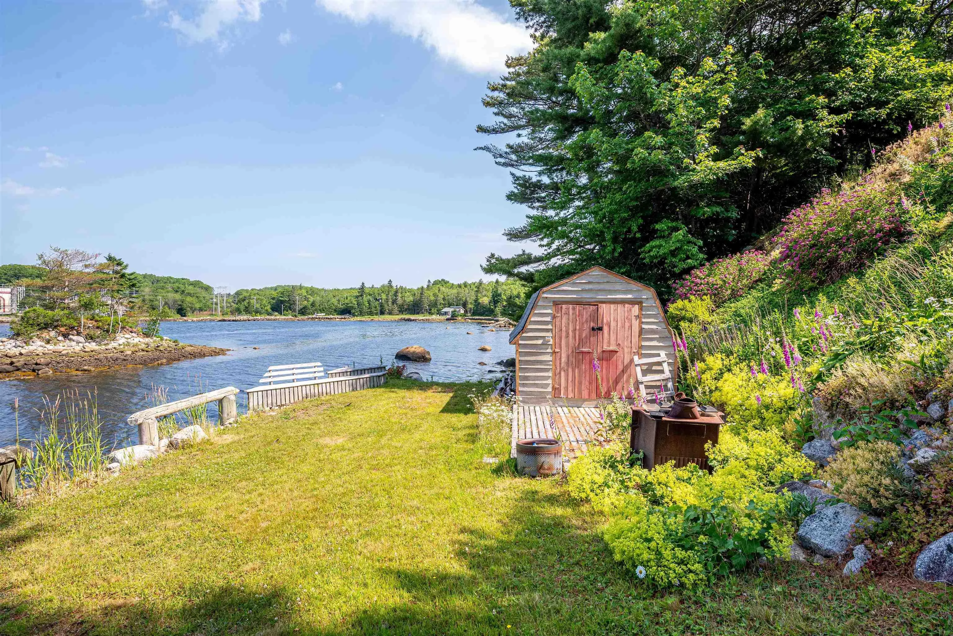 13576 Peggys Cove Road, Upper Tantallon, NS B3Z 2J2, 4 Bedrooms Bedrooms, ,3 BathroomsBathrooms,Residential,For Sale,Peggys Cove,202517316