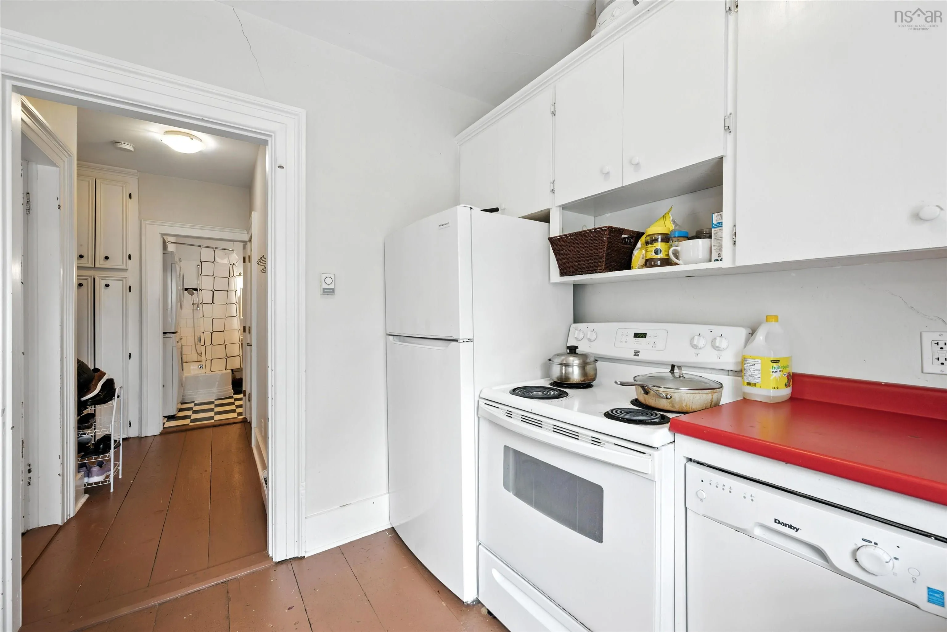 424 Main Street, Mahone Bay, NS B0J 2E0, 2 Bedrooms Bedrooms, ,2 BathroomsBathrooms,Residential,For Sale,Main,202520971