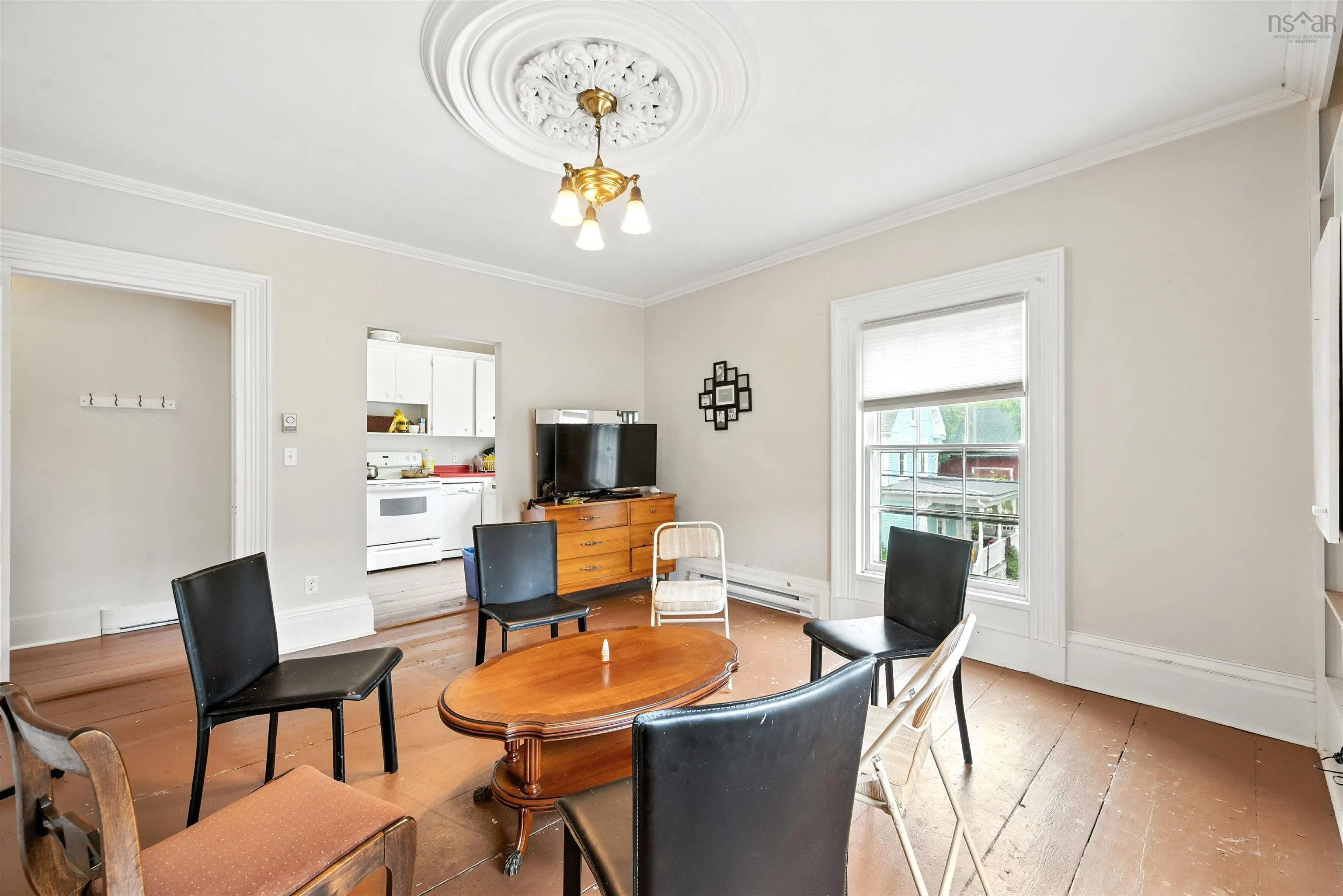 424 Main Street, Mahone Bay, NS B0J 2E0, 2 Bedrooms Bedrooms, ,2 BathroomsBathrooms,Residential,For Sale,Main,202520971