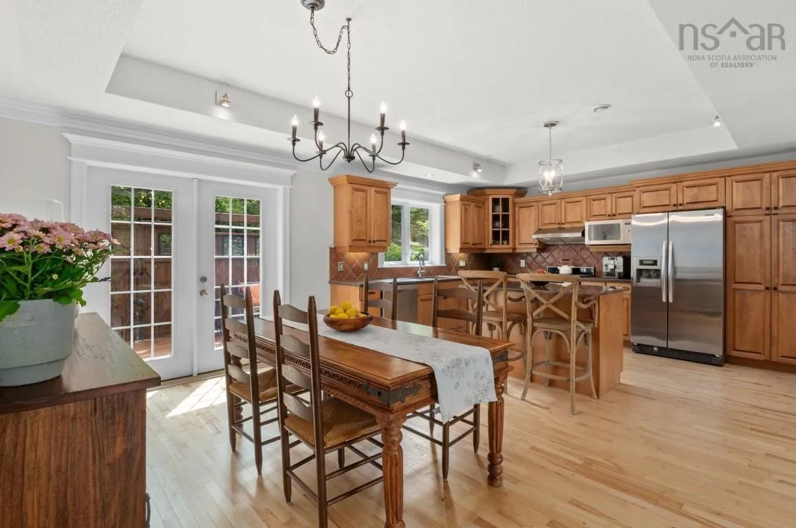 28 Glenmont Avenue, Bedford, NS B4A 1H2, 4 Bedrooms Bedrooms, ,3 BathroomsBathrooms,Residential,For Sale,Glenmont,202518904