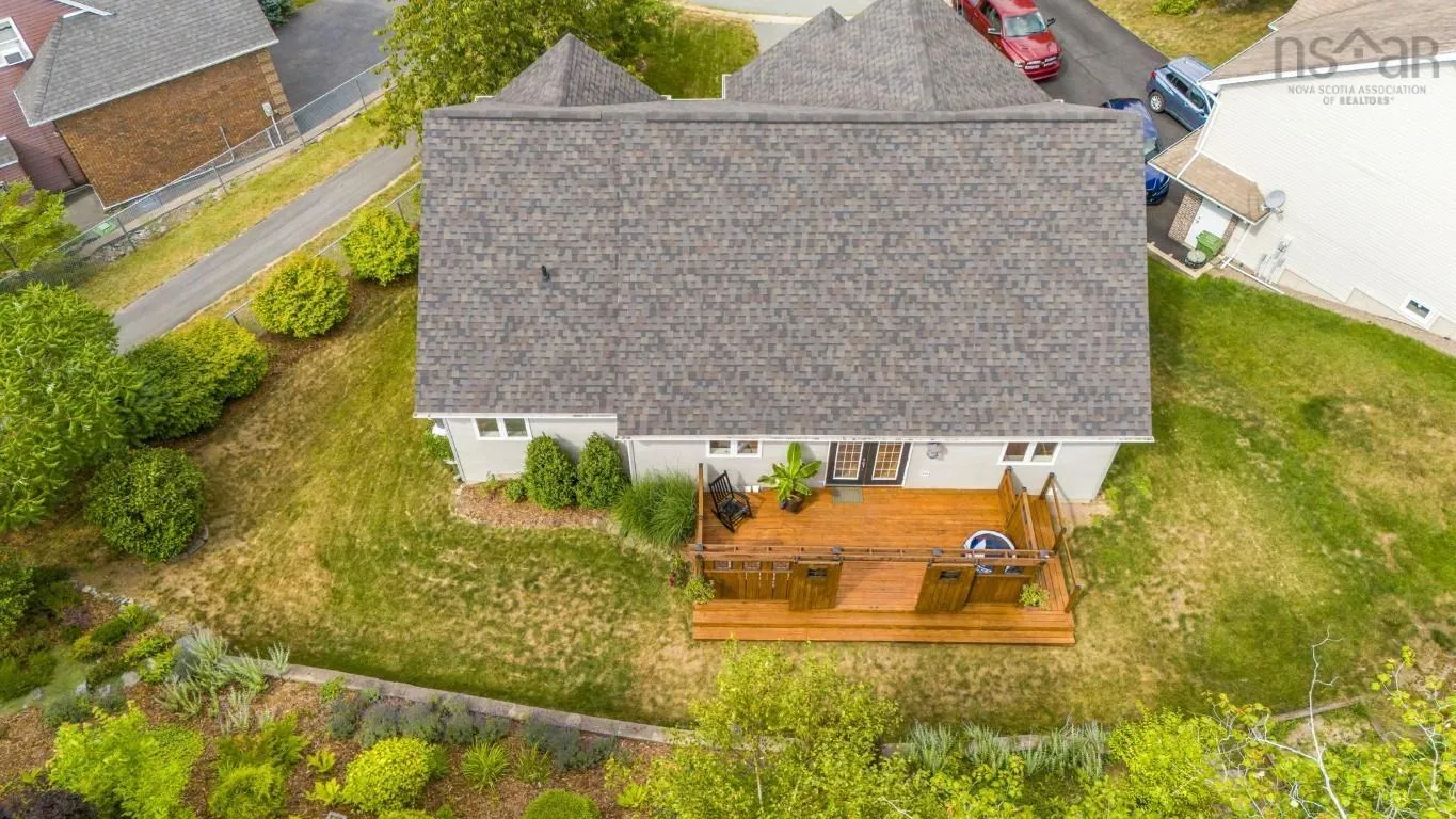 28 Glenmont Avenue, Bedford, NS B4A 1H2, 4 Bedrooms Bedrooms, ,3 BathroomsBathrooms,Residential,For Sale,Glenmont,202518904