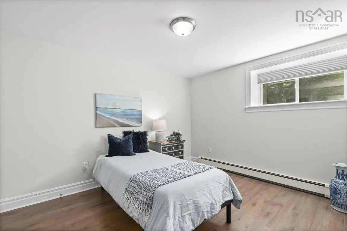 28 Glenmont Avenue, Bedford, NS B4A 1H2, 4 Bedrooms Bedrooms, ,3 BathroomsBathrooms,Residential,For Sale,Glenmont,202518904