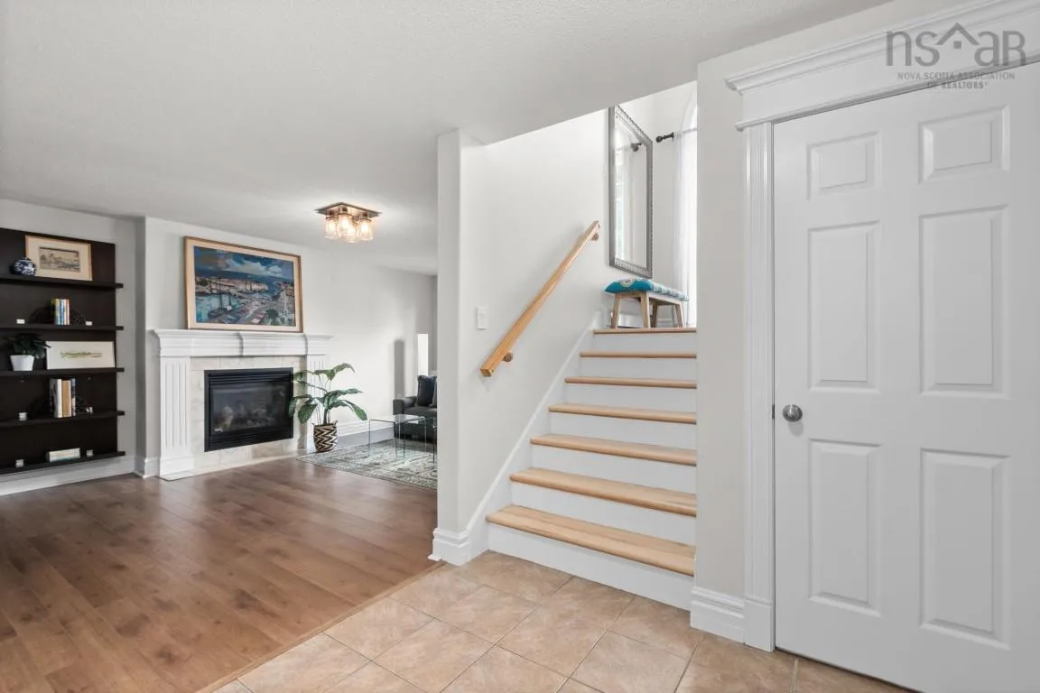 28 Glenmont Avenue, Bedford, NS B4A 1H2, 4 Bedrooms Bedrooms, ,3 BathroomsBathrooms,Residential,For Sale,Glenmont,202518904