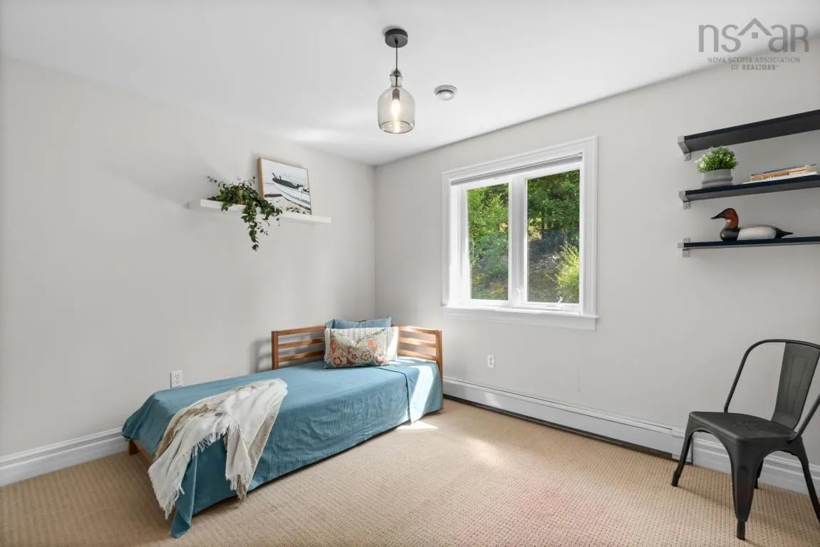 28 Glenmont Avenue, Bedford, NS B4A 1H2, 4 Bedrooms Bedrooms, ,3 BathroomsBathrooms,Residential,For Sale,Glenmont,202518904