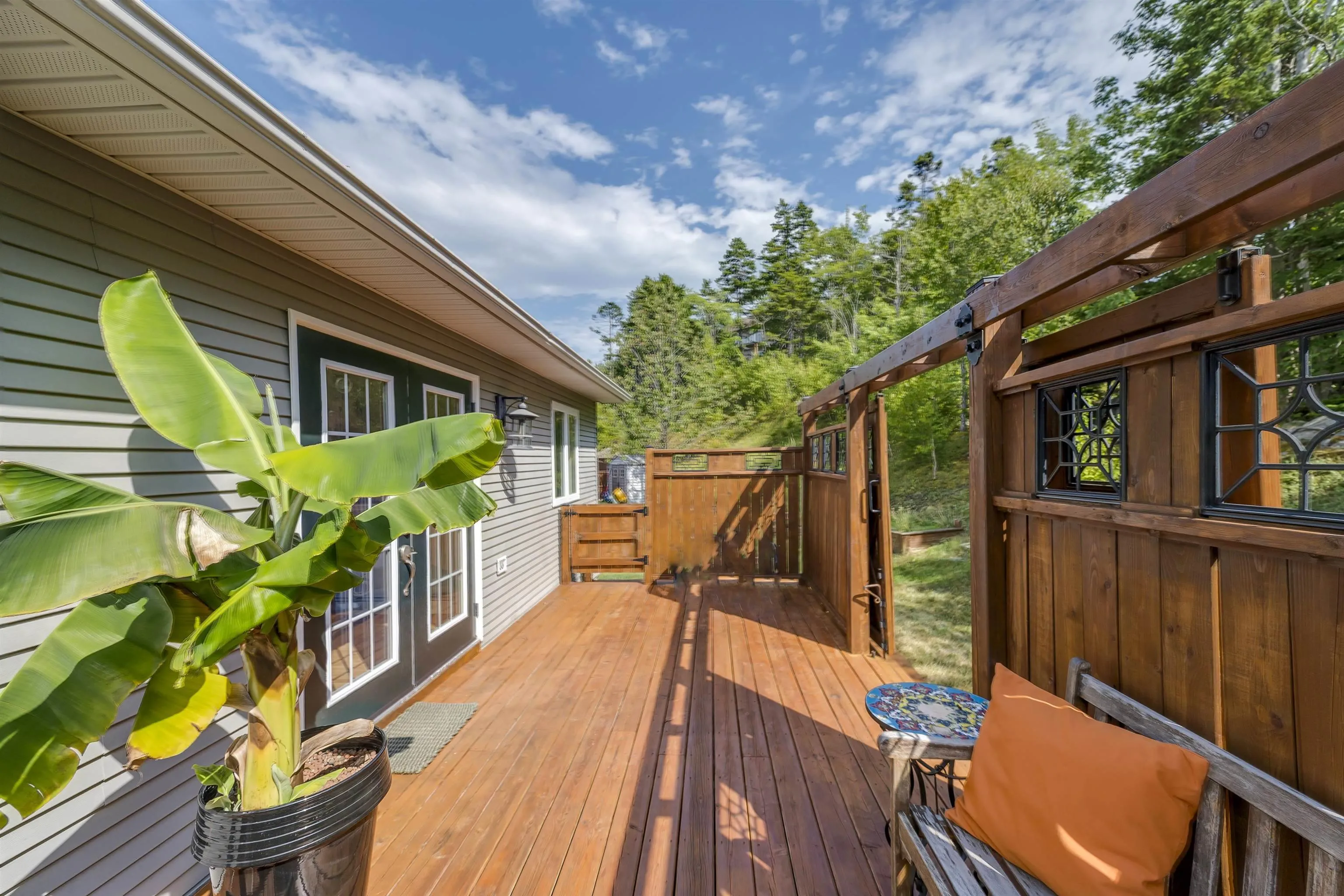 28 Glenmont Avenue, Bedford, NS B4A 1H2, 4 Bedrooms Bedrooms, ,3 BathroomsBathrooms,Residential,For Sale,Glenmont,202518904