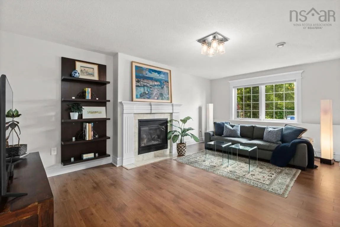 28 Glenmont Avenue, Bedford, NS B4A 1H2, 4 Bedrooms Bedrooms, ,3 BathroomsBathrooms,Residential,For Sale,Glenmont,202518904