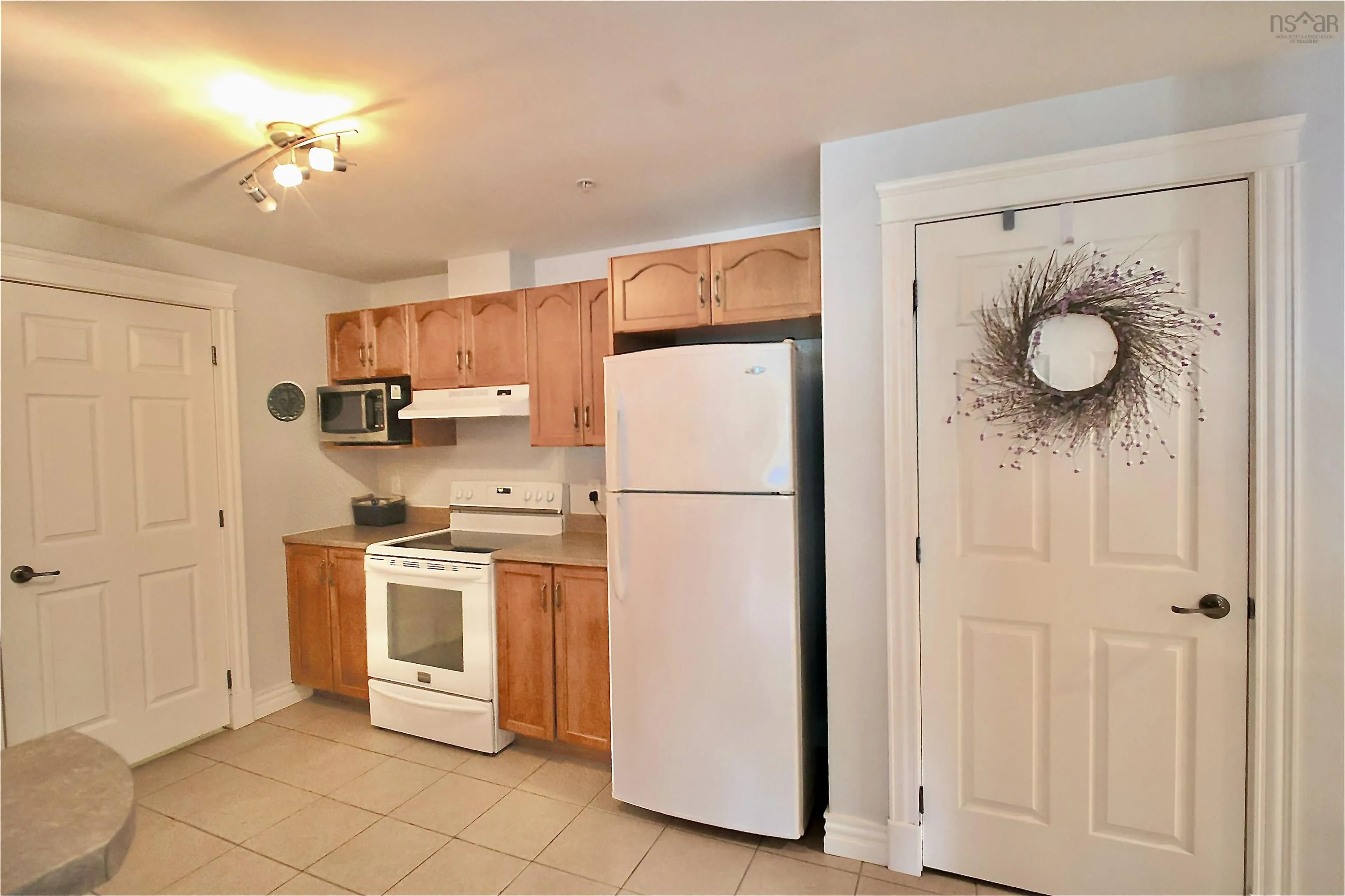 302-476 Main Street, Mahone Bay, NS B0J 2E0, 2 Bedrooms Bedrooms, ,2 BathroomsBathrooms,Residential,For Sale,Main,202518501