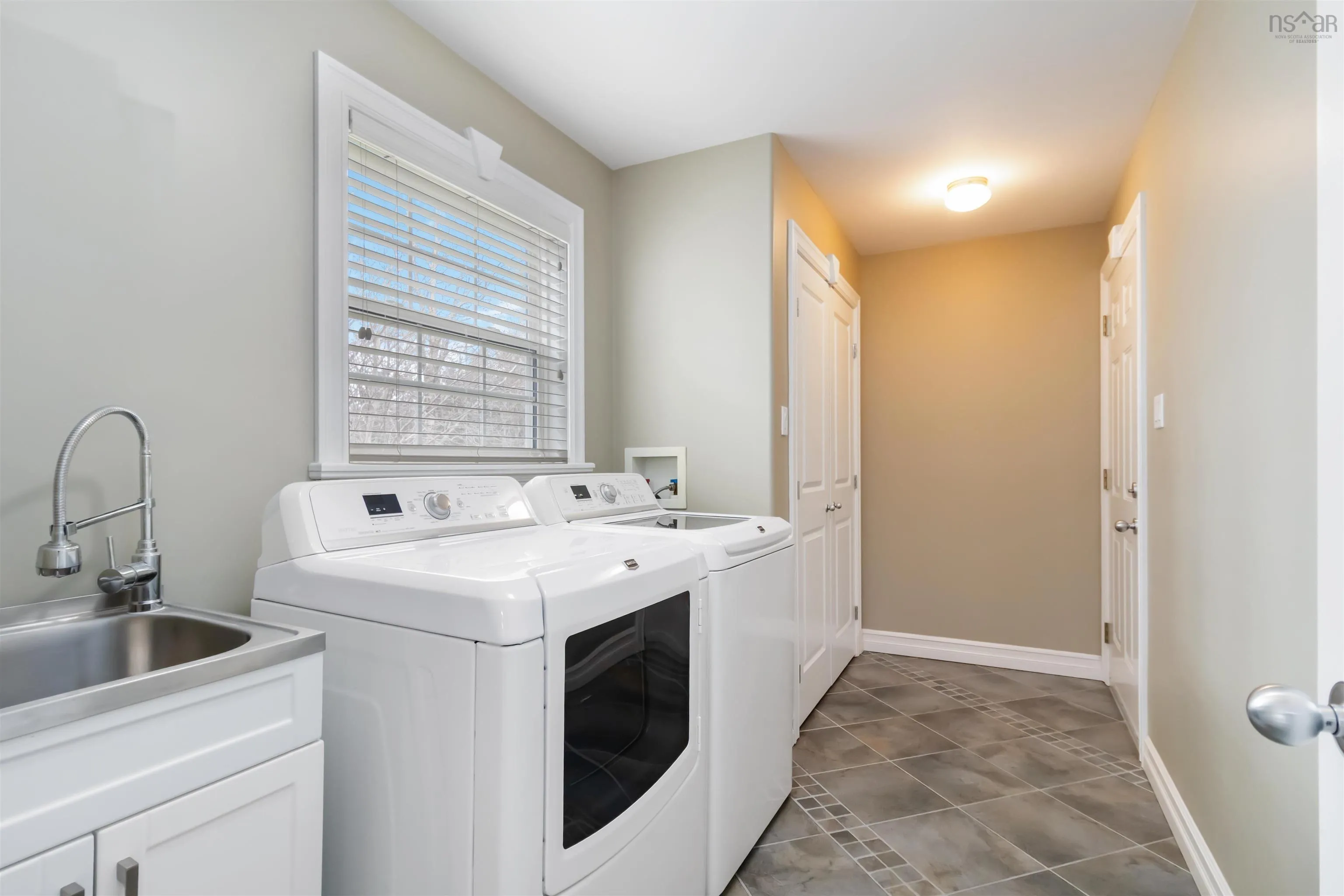 38 Amirault Court, Halifax Ns B3m 4v7, 4 Bedrooms Bedrooms, ,4 BathroomsBathrooms,Residential,For Sale,Amirault Court,202509821
