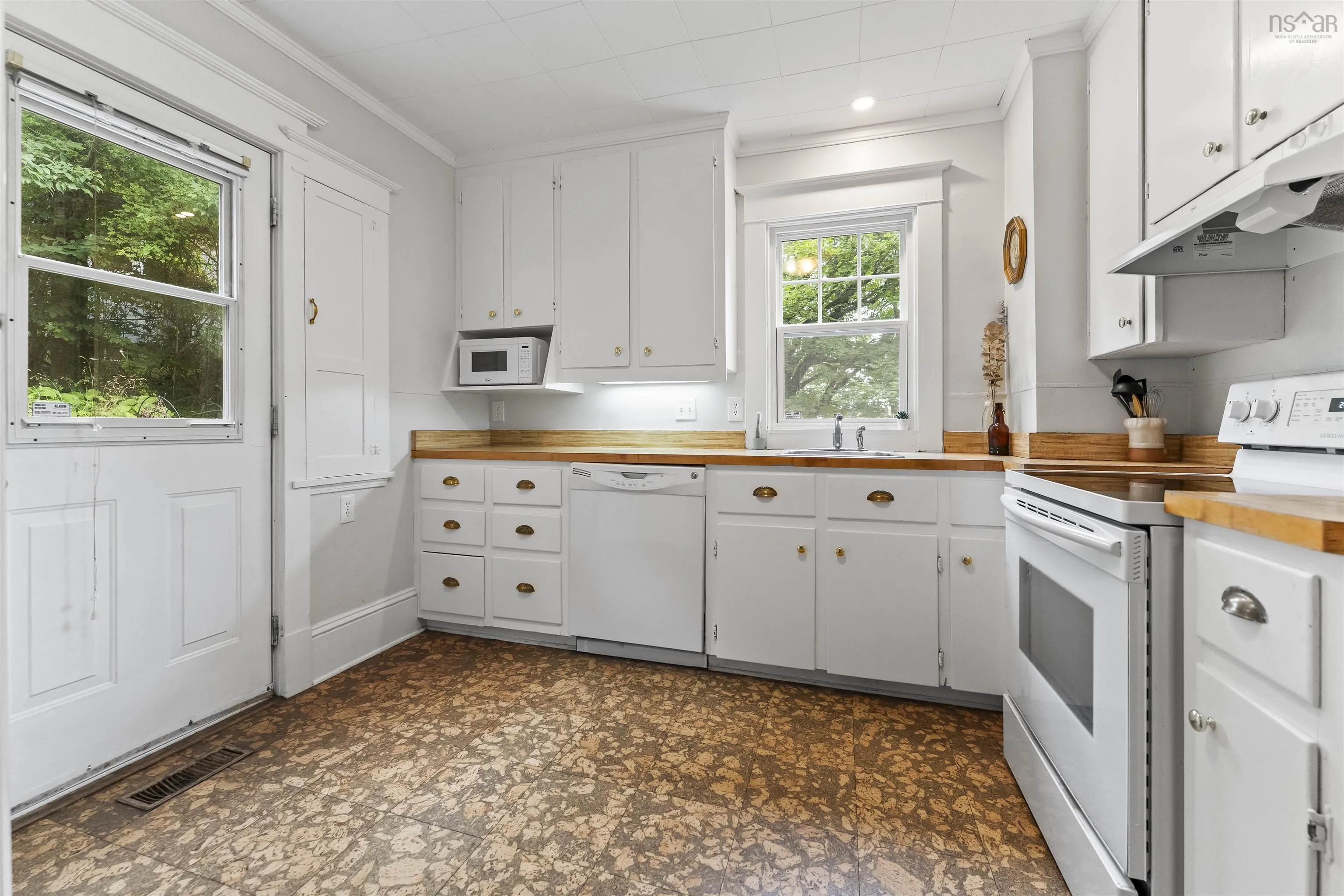 3 Southdale Street, Dartmouth, NS B2Y 2H7, 4 Bedrooms Bedrooms, ,1 BathroomBathrooms,Residential,For Sale,Southdale,202522690