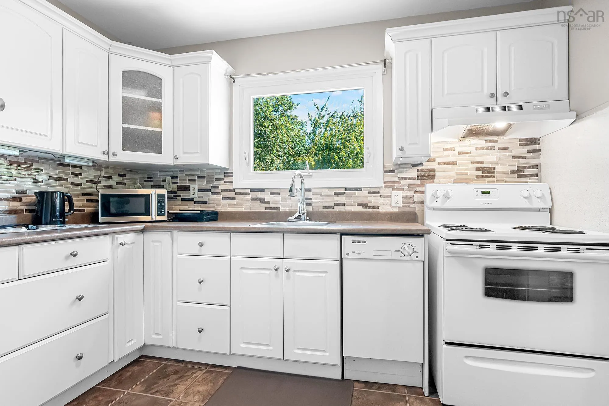 365 Arklow Drive, Cole Harbour, NS B2W 4S1, 3 Bedrooms Bedrooms, ,2 BathroomsBathrooms,Residential,For Sale,Arklow,202520430