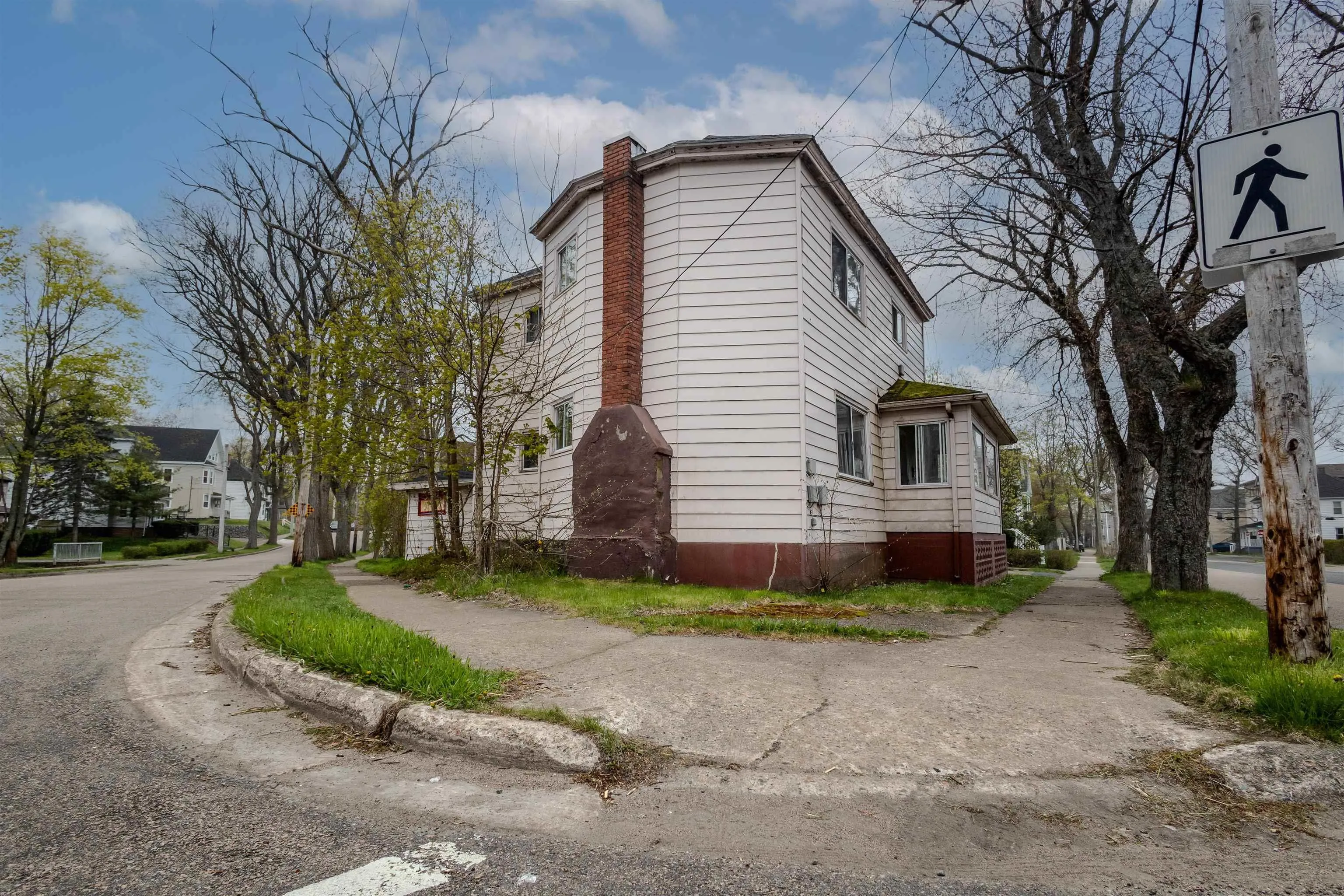 174 Brookland Street, Sydney, NS B1P 5B6, 4 Bedrooms Bedrooms, ,Residential Income,For Sale,Brookland,202511679