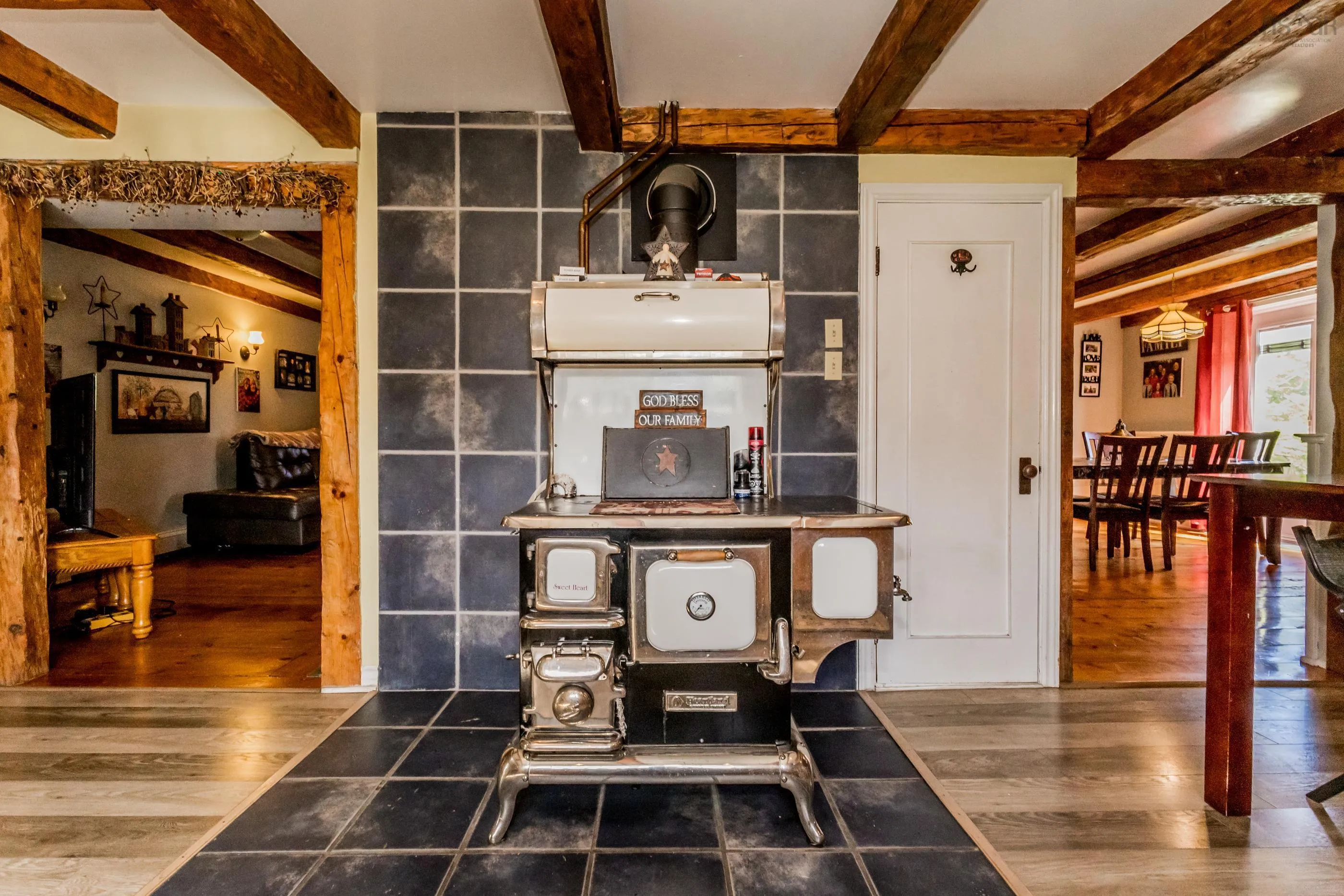 3278 Highway 1, Upper Clements, NS B0S 1A0, 6 Bedrooms Bedrooms, ,3 BathroomsBathrooms,Residential,For Sale,Highway 1,202516058