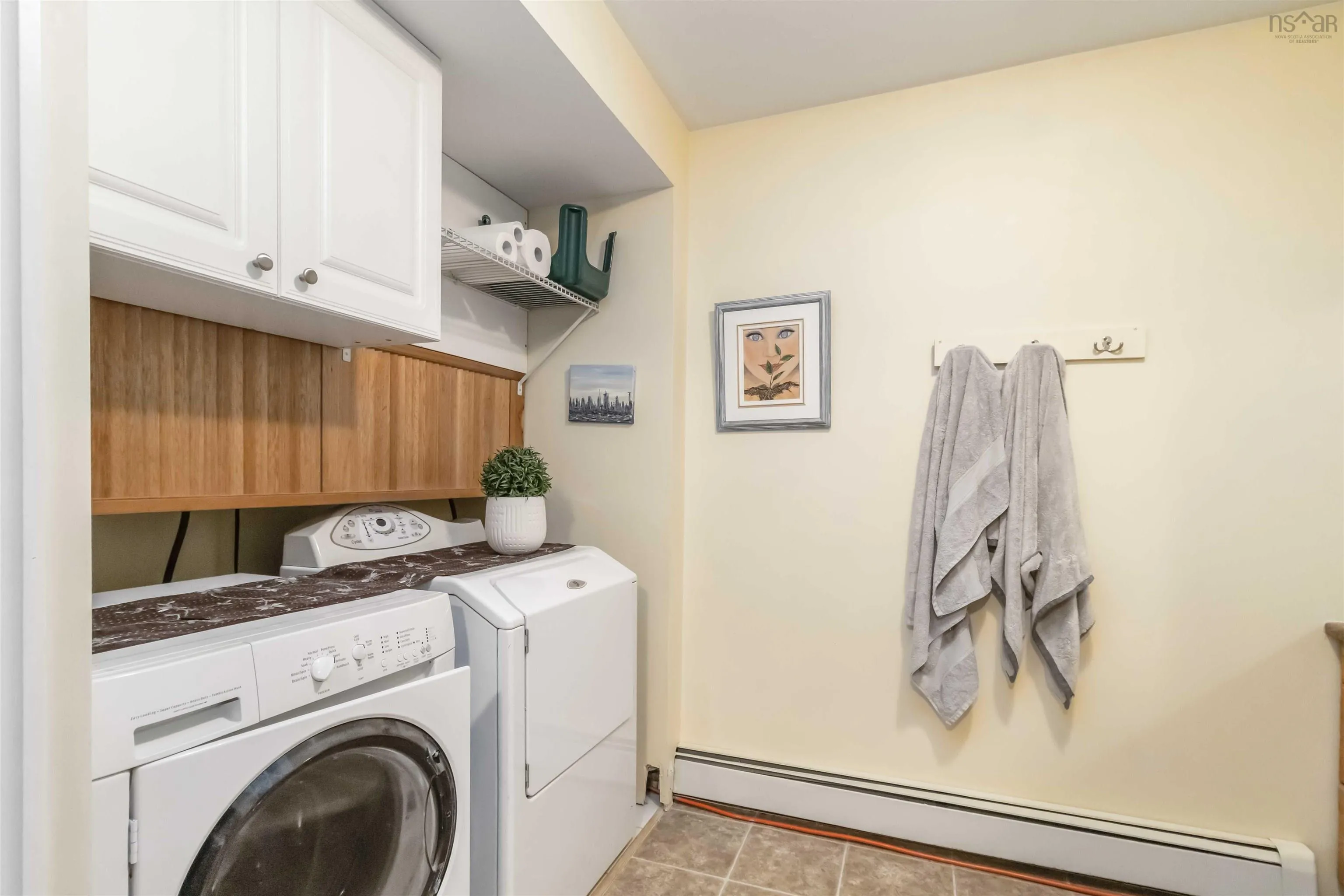 31 Beechwood Drive, Truro, NS B2N 1R3, 5 Bedrooms Bedrooms, ,2 BathroomsBathrooms,Residential,For Sale,Beechwood,202522533