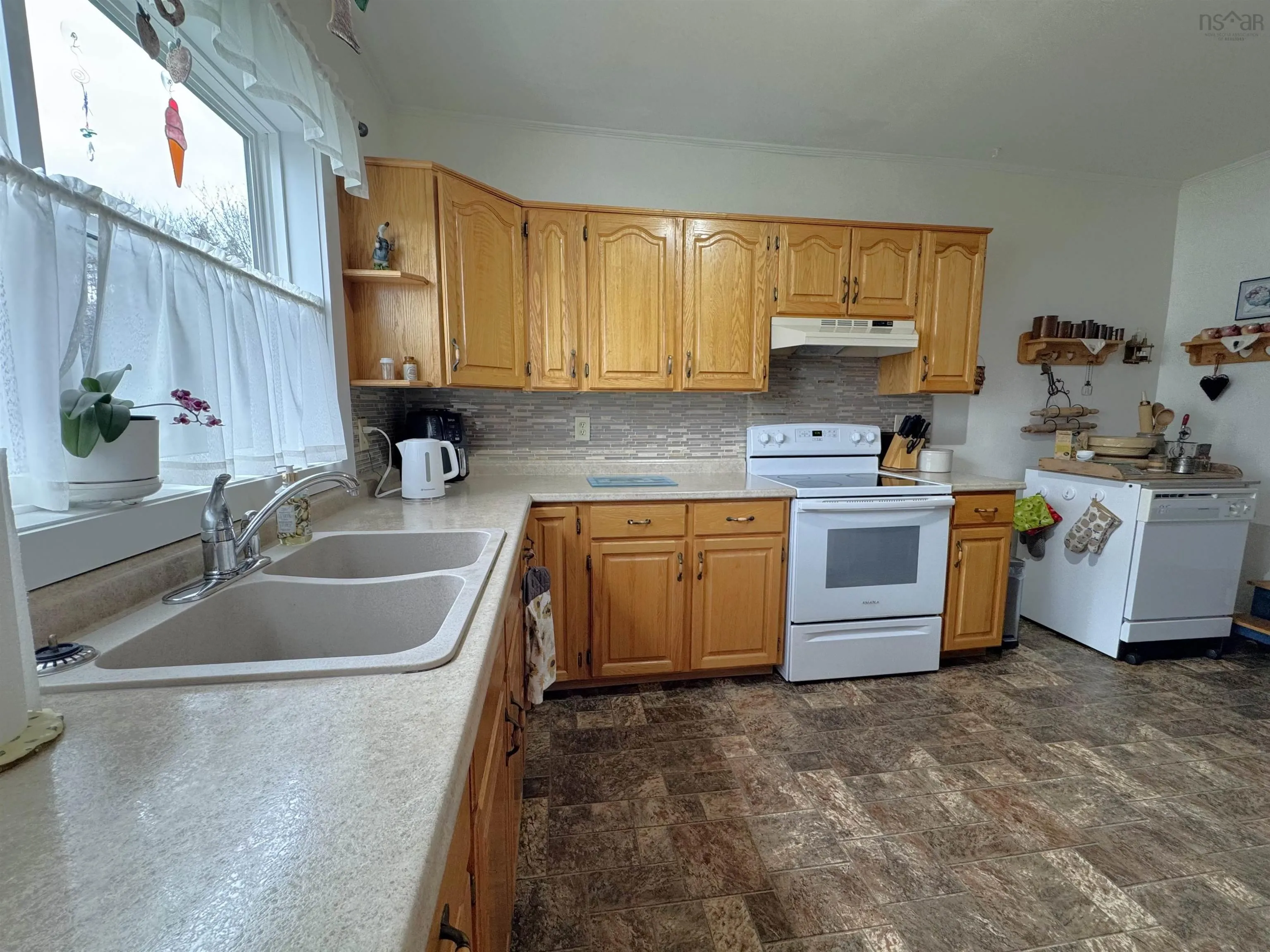 445 Willow Avenue, New Glasgow Ns B2h 2a1, 4 Bedrooms Bedrooms, ,2 BathroomsBathrooms,Residential,For Sale,Willow,202510567