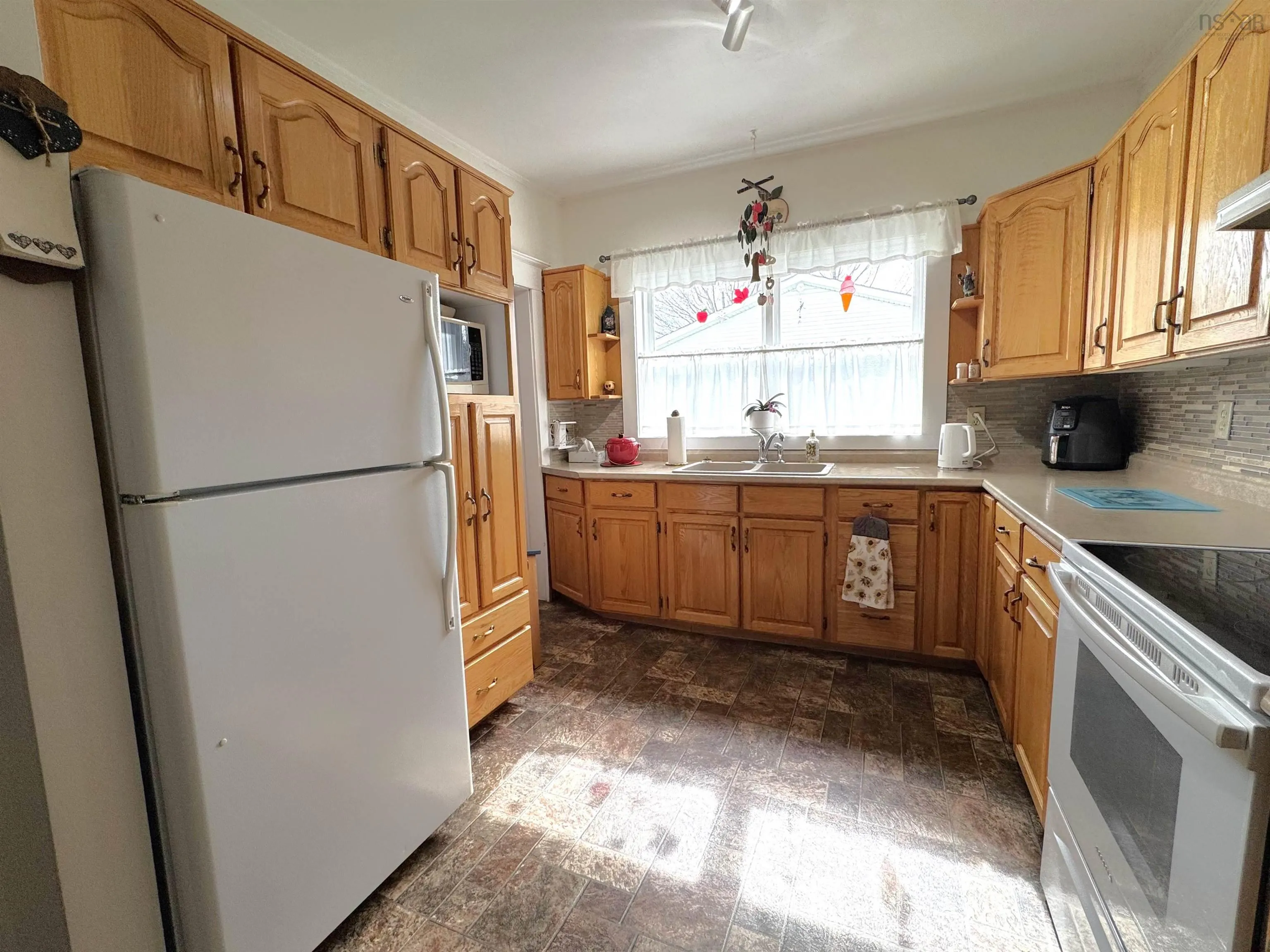 445 Willow Avenue, New Glasgow Ns B2h 2a1, 4 Bedrooms Bedrooms, ,2 BathroomsBathrooms,Residential,For Sale,Willow,202510567