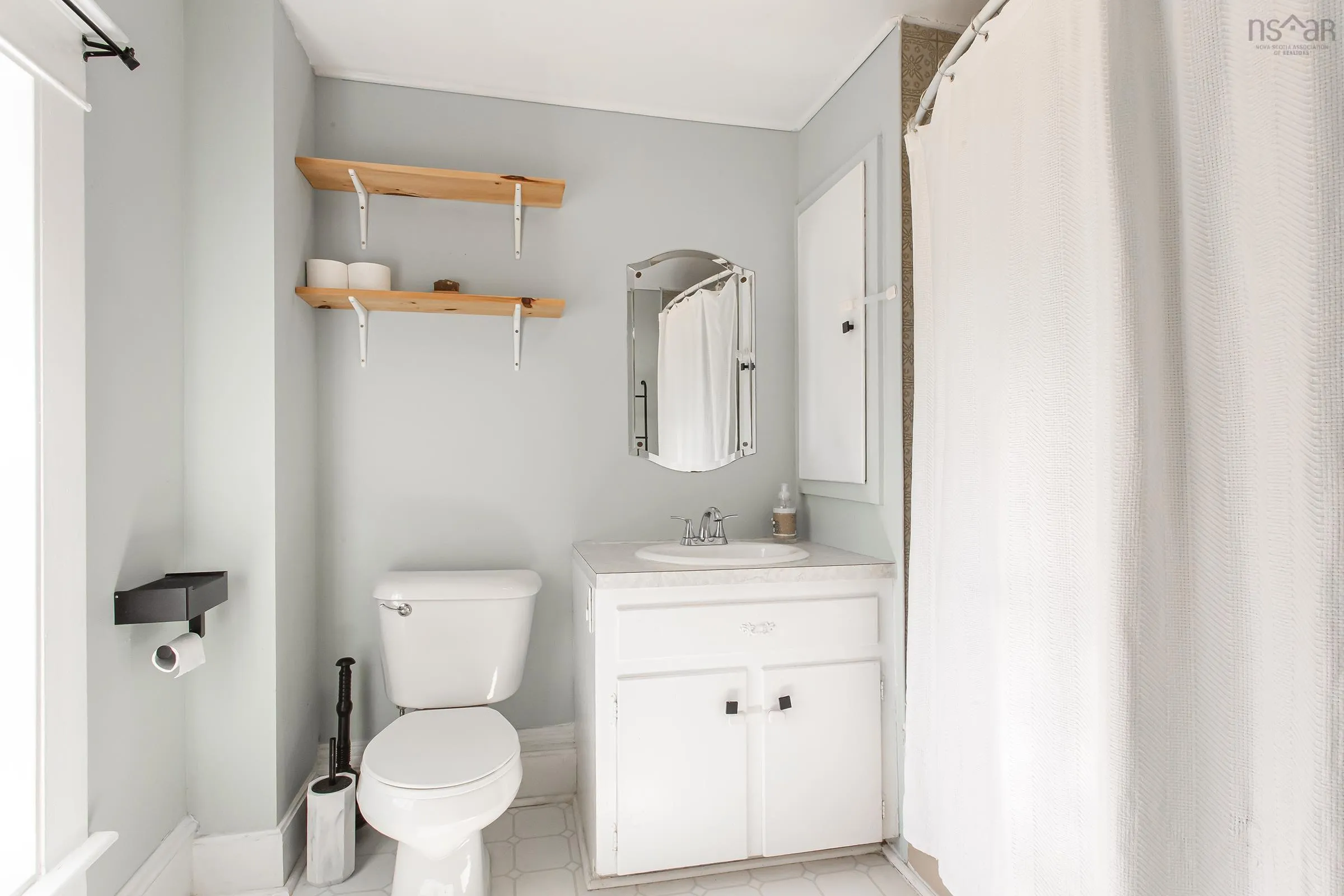 414 Aldershot Road, Kentville, NS B4N 3A1, 3 Bedrooms Bedrooms, ,2 BathroomsBathrooms,Residential,For Sale,Aldershot,202522029