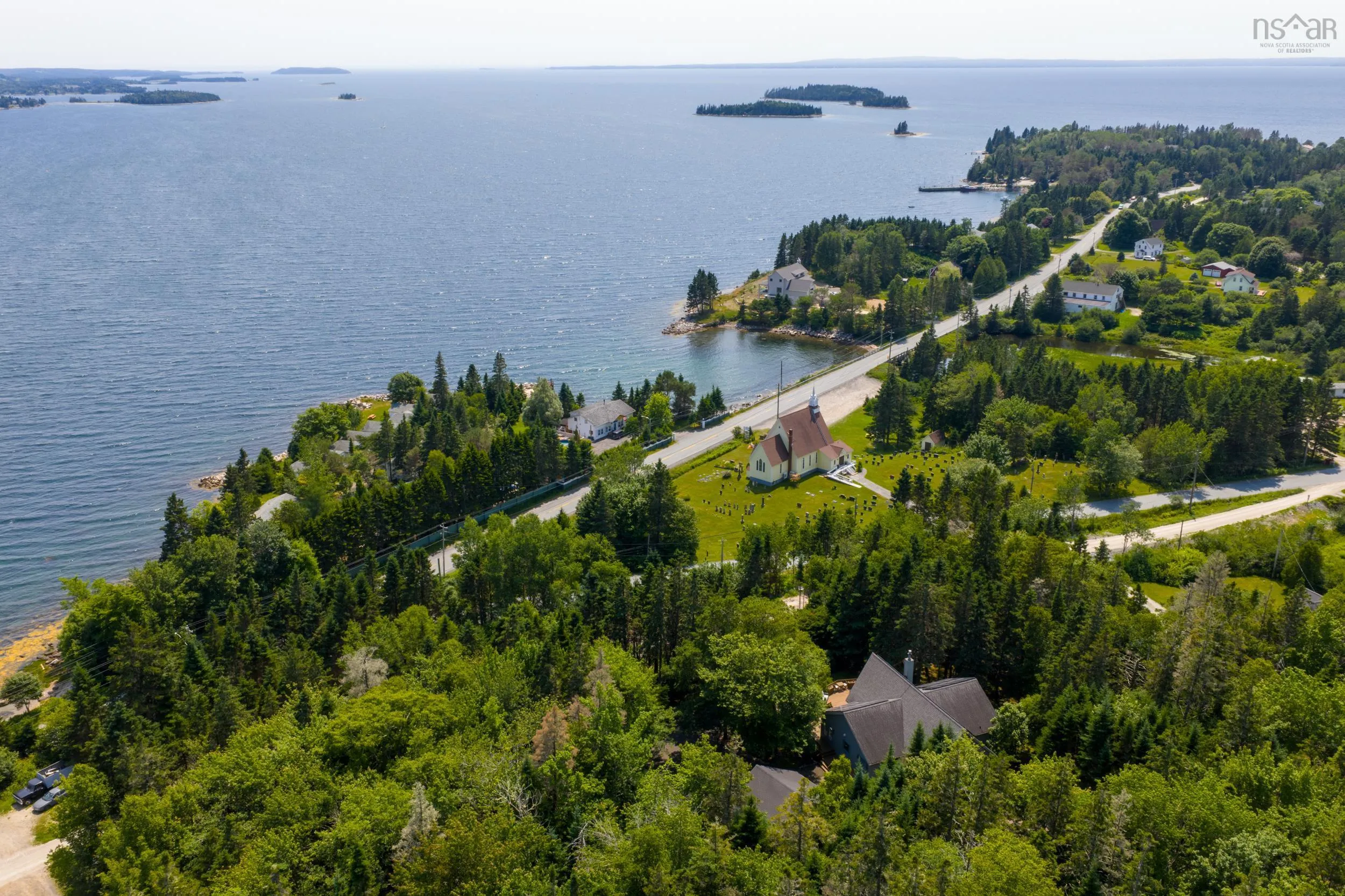 3 Island View Drive, Boutiliers Point, NS B3Z 1S5, 4 Bedrooms Bedrooms, ,2 BathroomsBathrooms,Residential,For Sale,Island View,202518254