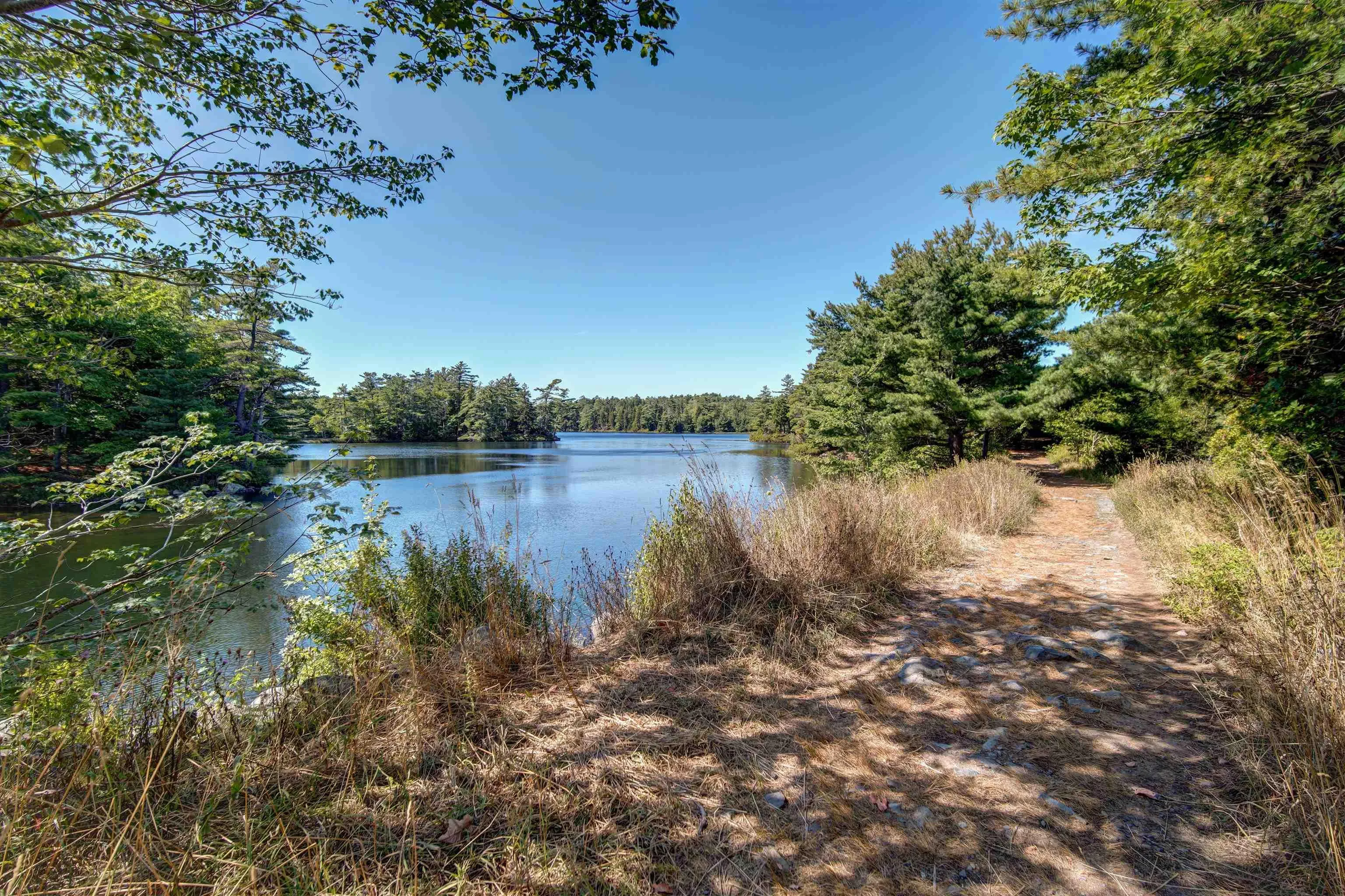 312-2 Lake Drive, Bedford, NS B4A 4H7, 2 Bedrooms Bedrooms, ,2 BathroomsBathrooms,Residential,For Sale,Lake,202521300