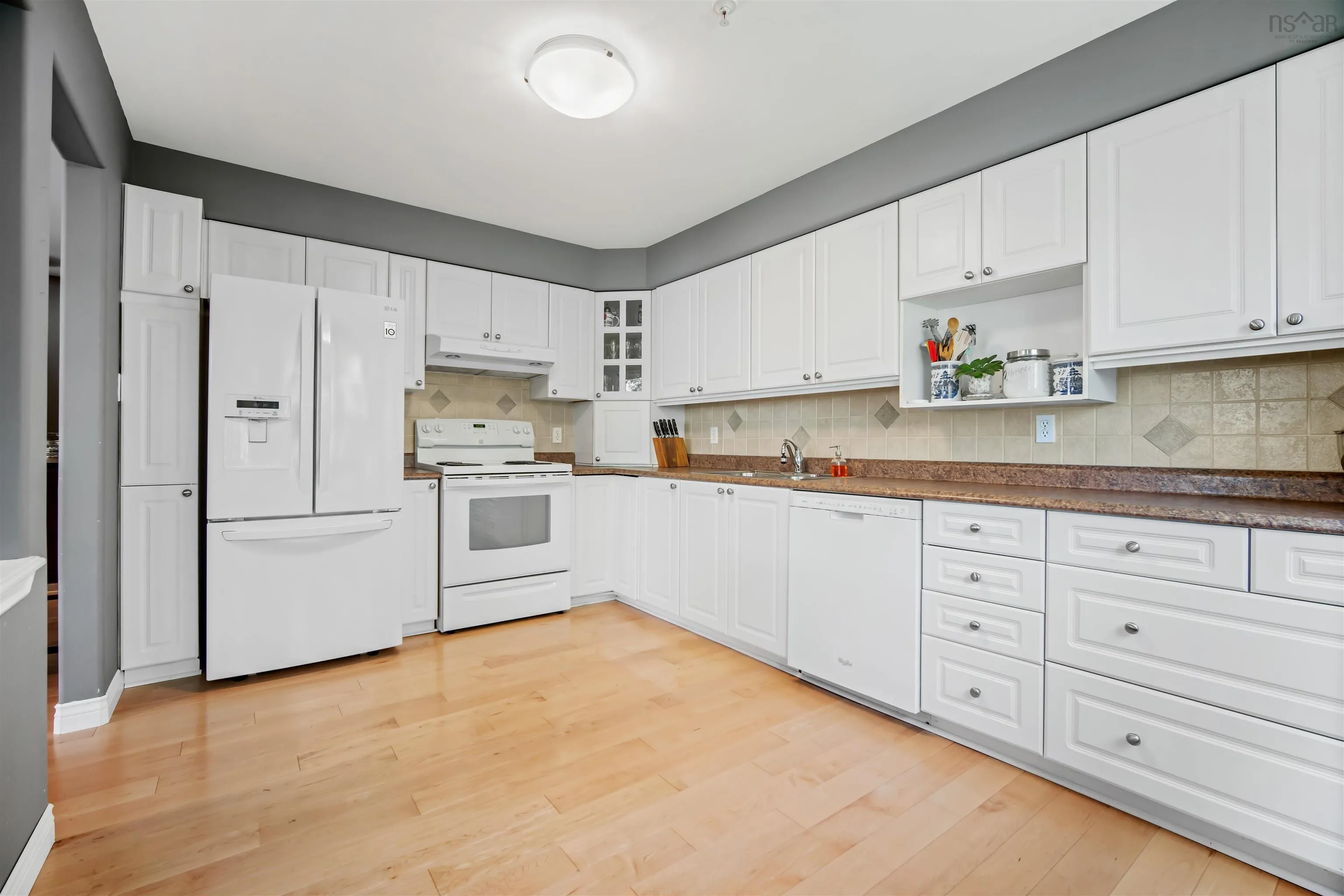 312-2 Lake Drive, Bedford, NS B4A 4H7, 2 Bedrooms Bedrooms, ,2 BathroomsBathrooms,Residential,For Sale,Lake,202521300