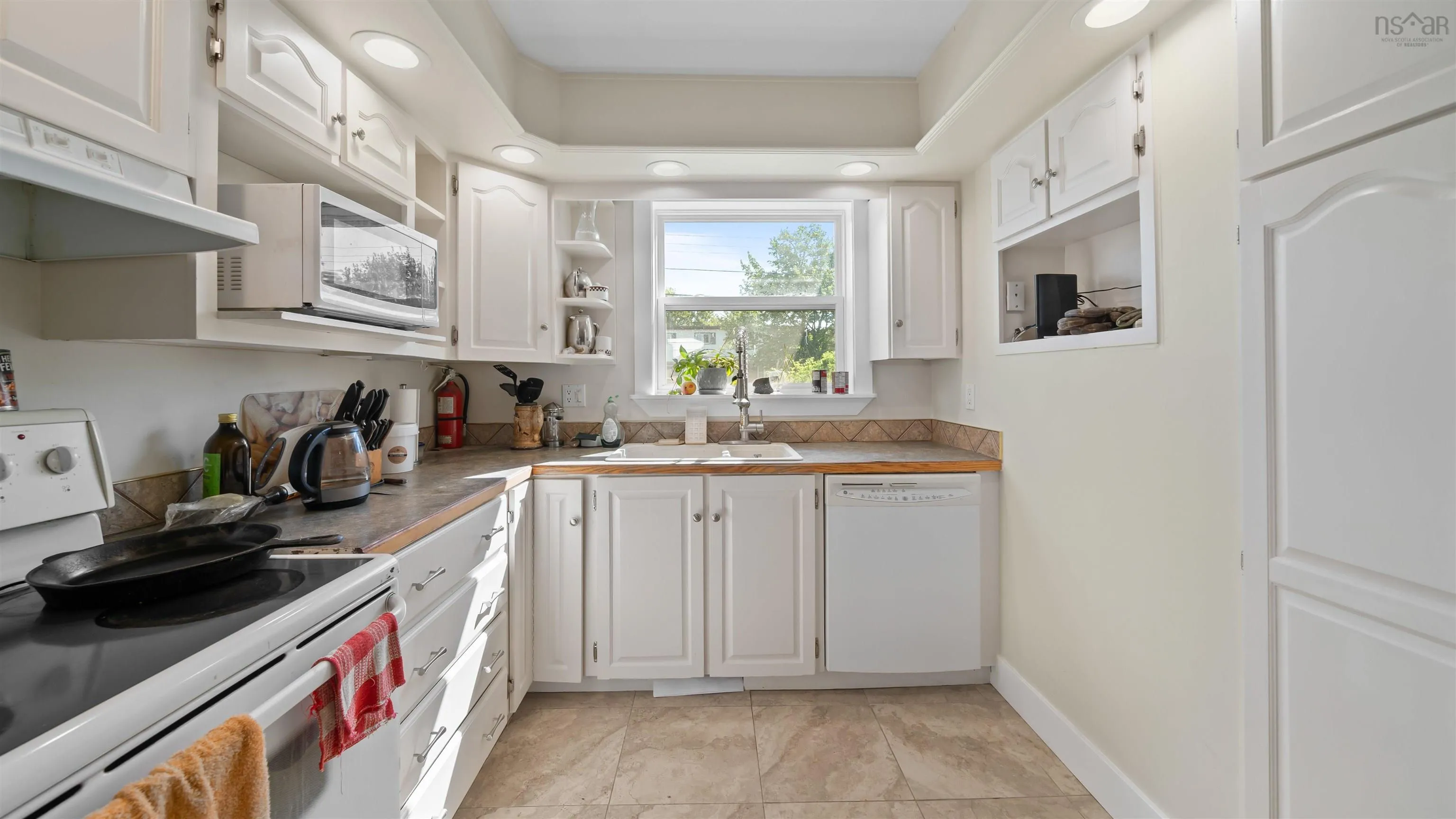 10 Fader Street, Dartmouth, NS B2X 1P3, 3 Bedrooms Bedrooms, ,2 BathroomsBathrooms,Residential,For Sale,Fader,202518315