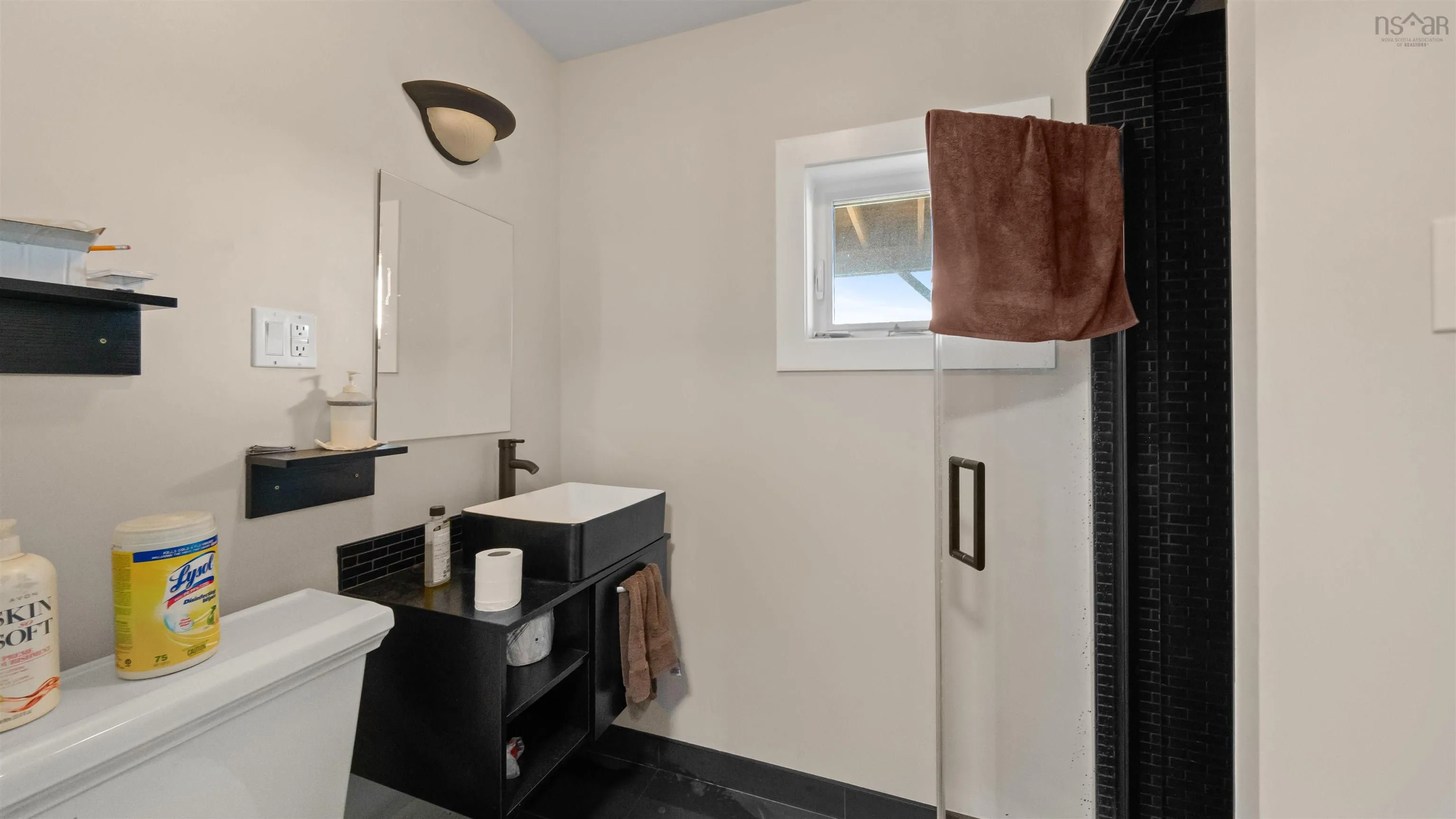 10 Fader Street, Dartmouth, NS B2X 1P3, 3 Bedrooms Bedrooms, ,2 BathroomsBathrooms,Residential,For Sale,Fader,202518315