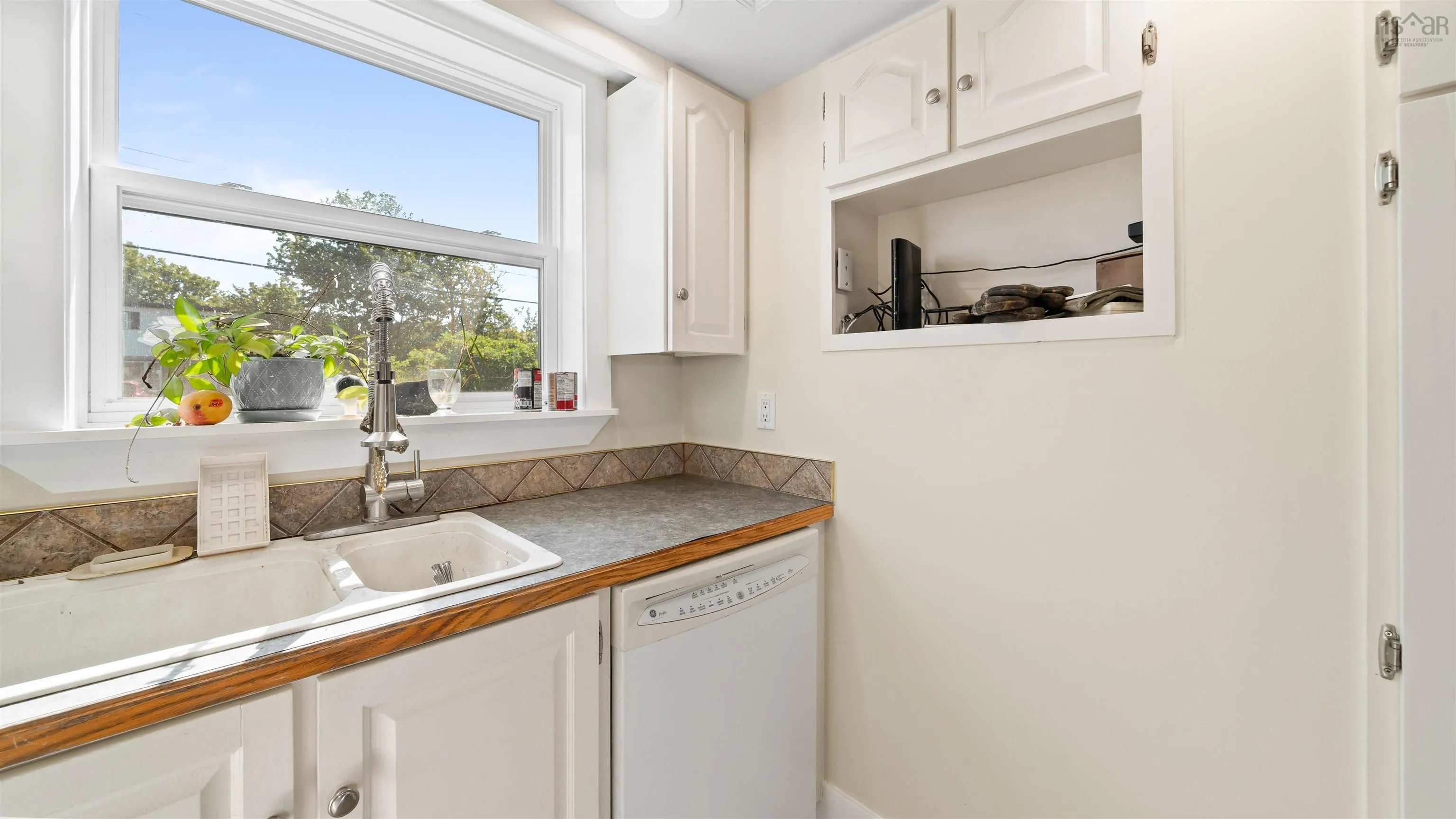 10 Fader Street, Dartmouth, NS B2X 1P3, 3 Bedrooms Bedrooms, ,2 BathroomsBathrooms,Residential,For Sale,Fader,202518315