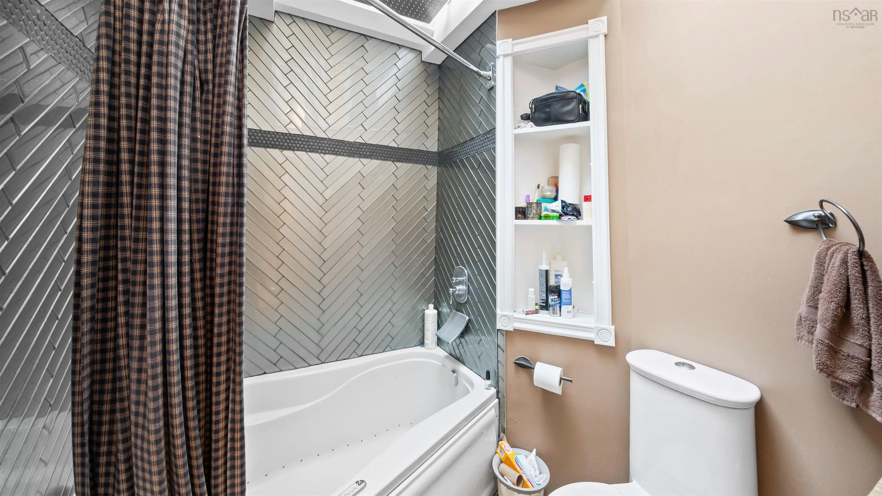 10 Fader Street, Dartmouth, NS B2X 1P3, 3 Bedrooms Bedrooms, ,2 BathroomsBathrooms,Residential,For Sale,Fader,202518315