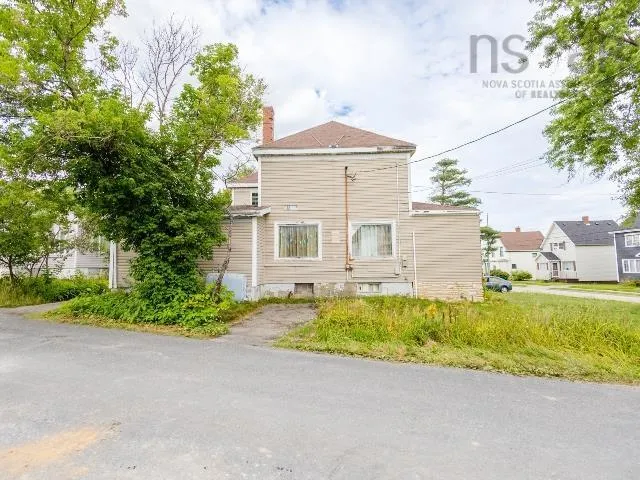324 York Street, Glace Bay, NS B1A 2M7, 5 Bedrooms Bedrooms, ,3 BathroomsBathrooms,Residential,For Sale,York,202518450