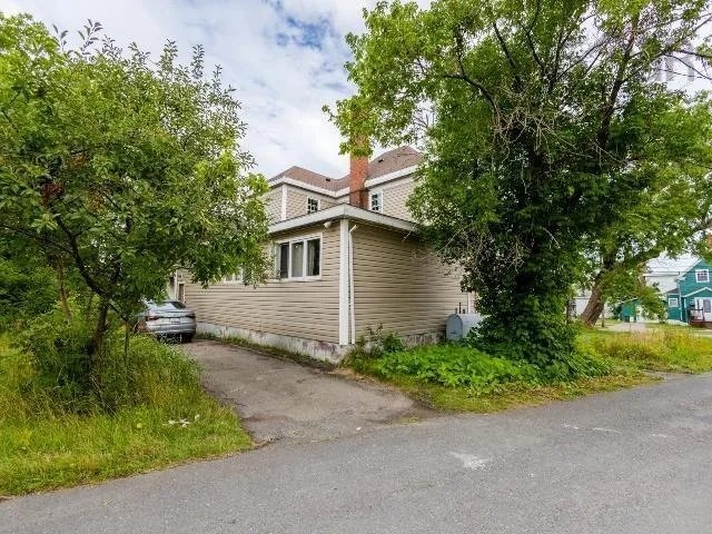 324 York Street, Glace Bay, NS B1A 2M7, 5 Bedrooms Bedrooms, ,3 BathroomsBathrooms,Residential,For Sale,York,202518450