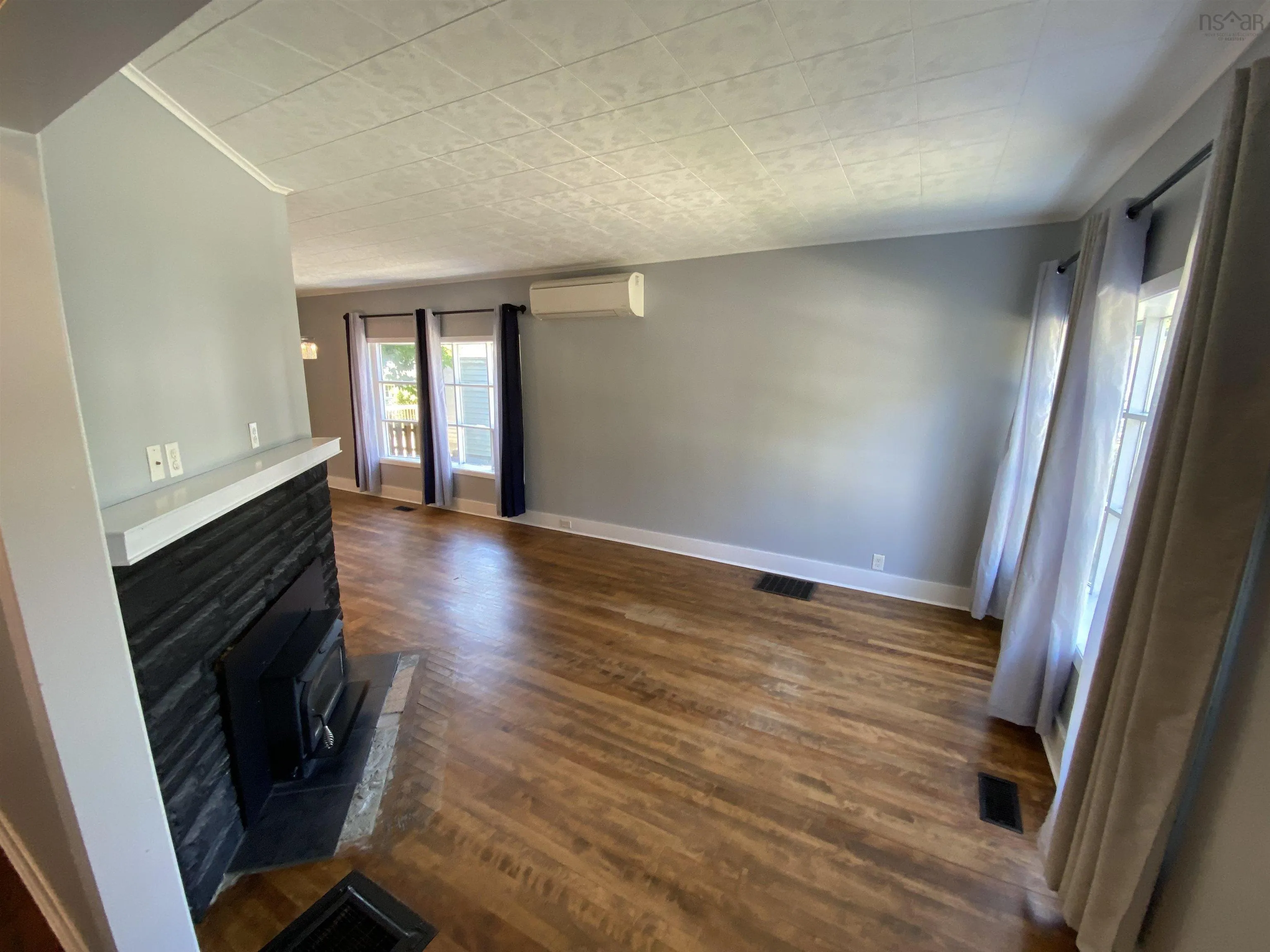 394 Robie Street, Truro, NS B2N 1L8, 3 Bedrooms Bedrooms, ,1 BathroomBathrooms,Residential,For Sale,Robie,202521451