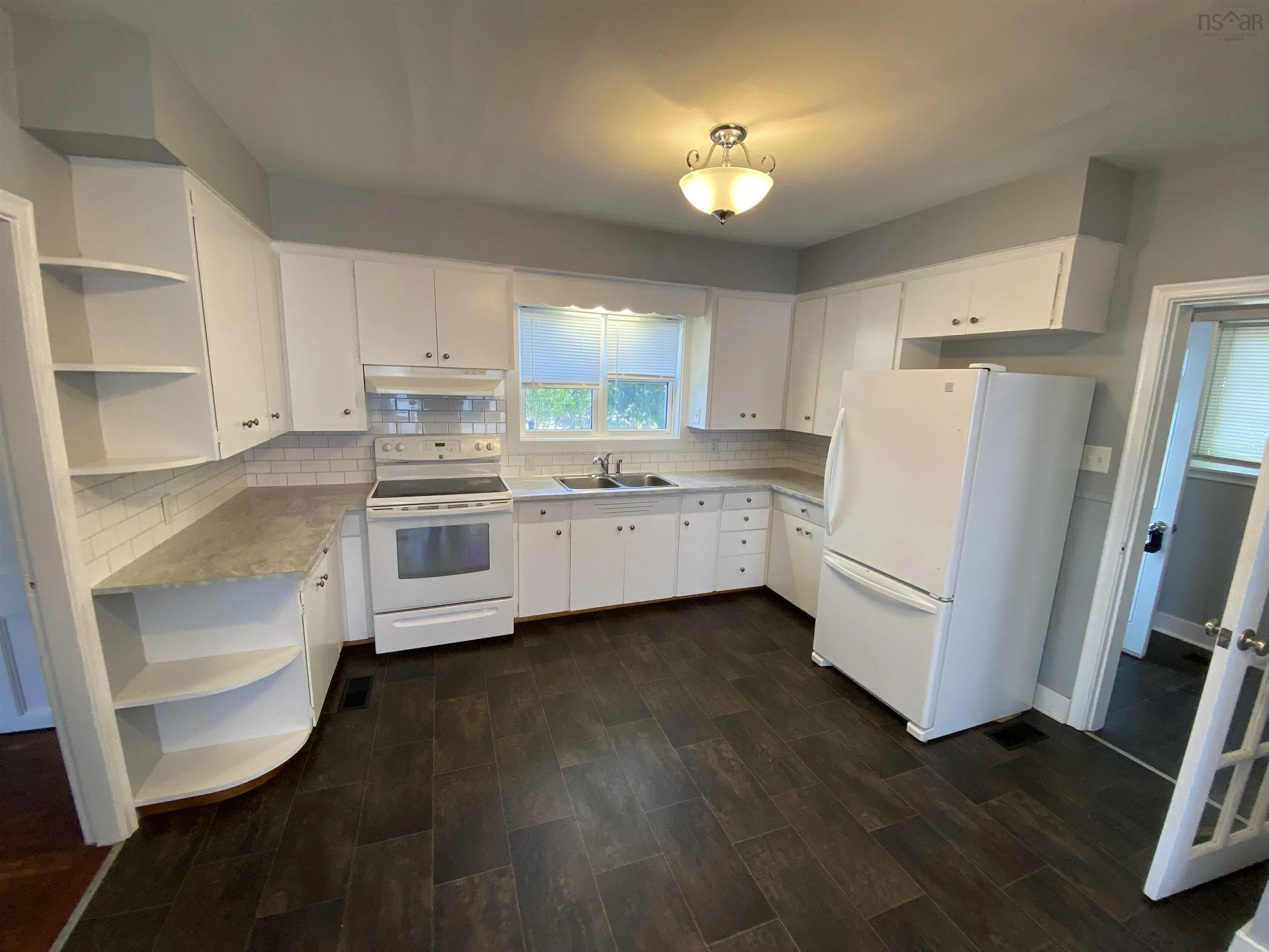 394 Robie Street, Truro, NS B2N 1L8, 3 Bedrooms Bedrooms, ,1 BathroomBathrooms,Residential,For Sale,Robie,202521451