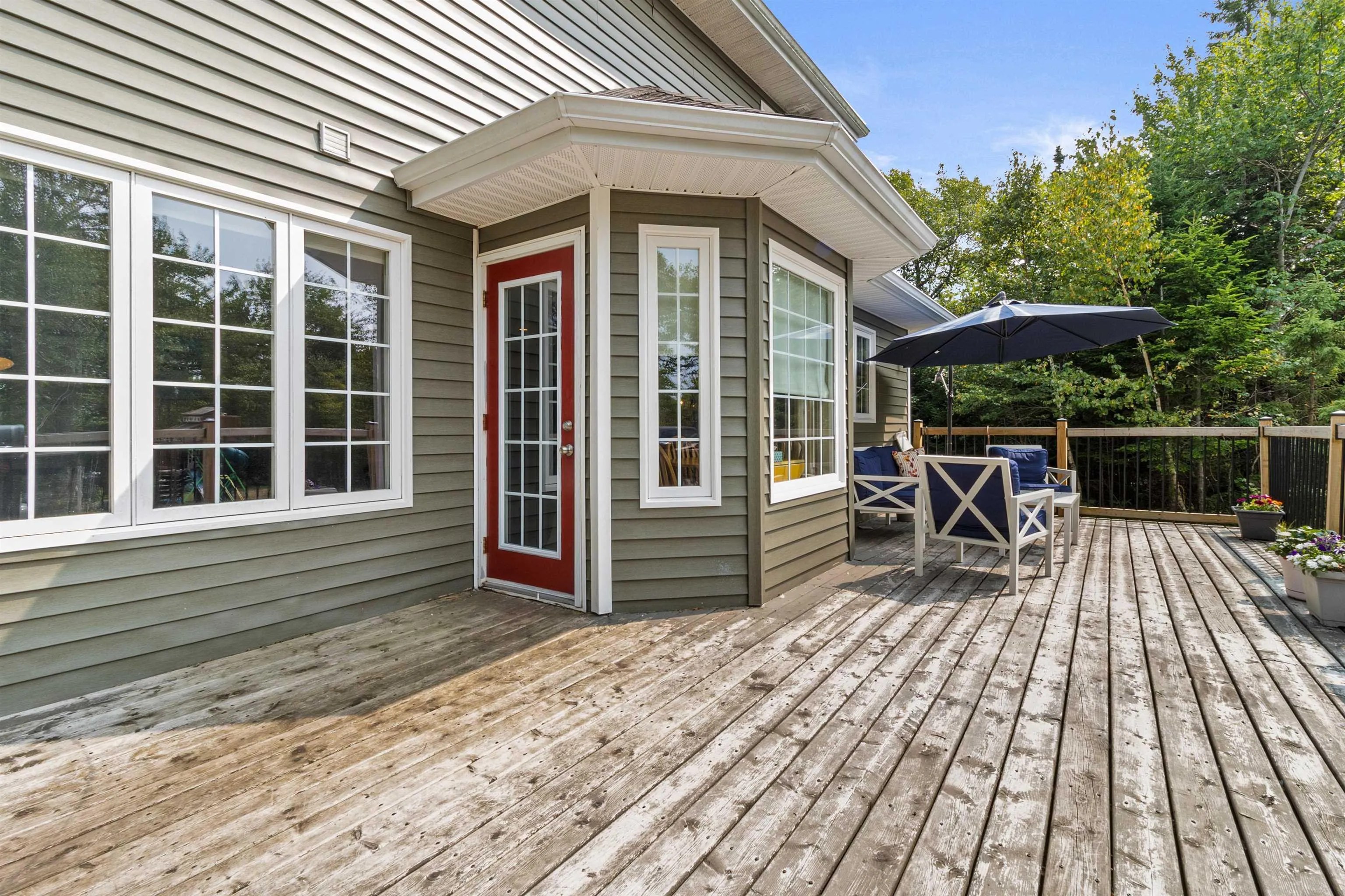 80 Tudor Lane, Stillwater Lake, NS B3Z 4J1, 3 Bedrooms Bedrooms, ,4 BathroomsBathrooms,Residential,For Sale,Tudor,202520640