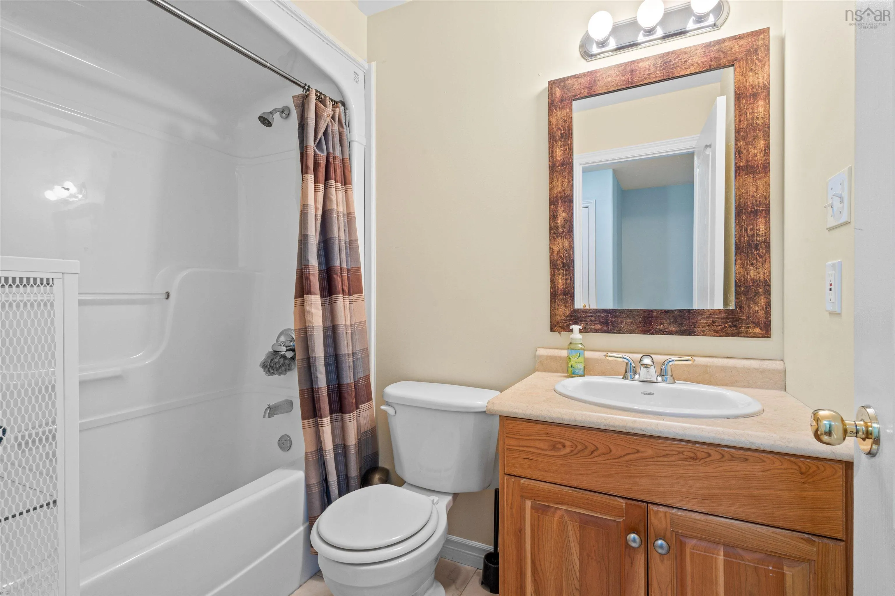 80 Tudor Lane, Stillwater Lake, NS B3Z 4J1, 3 Bedrooms Bedrooms, ,4 BathroomsBathrooms,Residential,For Sale,Tudor,202520640