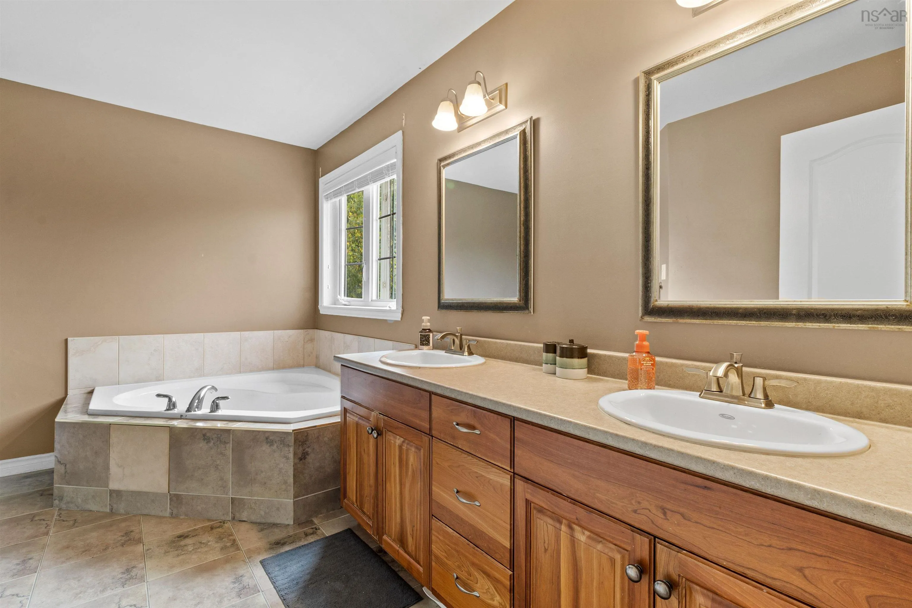 80 Tudor Lane, Stillwater Lake, NS B3Z 4J1, 3 Bedrooms Bedrooms, ,4 BathroomsBathrooms,Residential,For Sale,Tudor,202520640