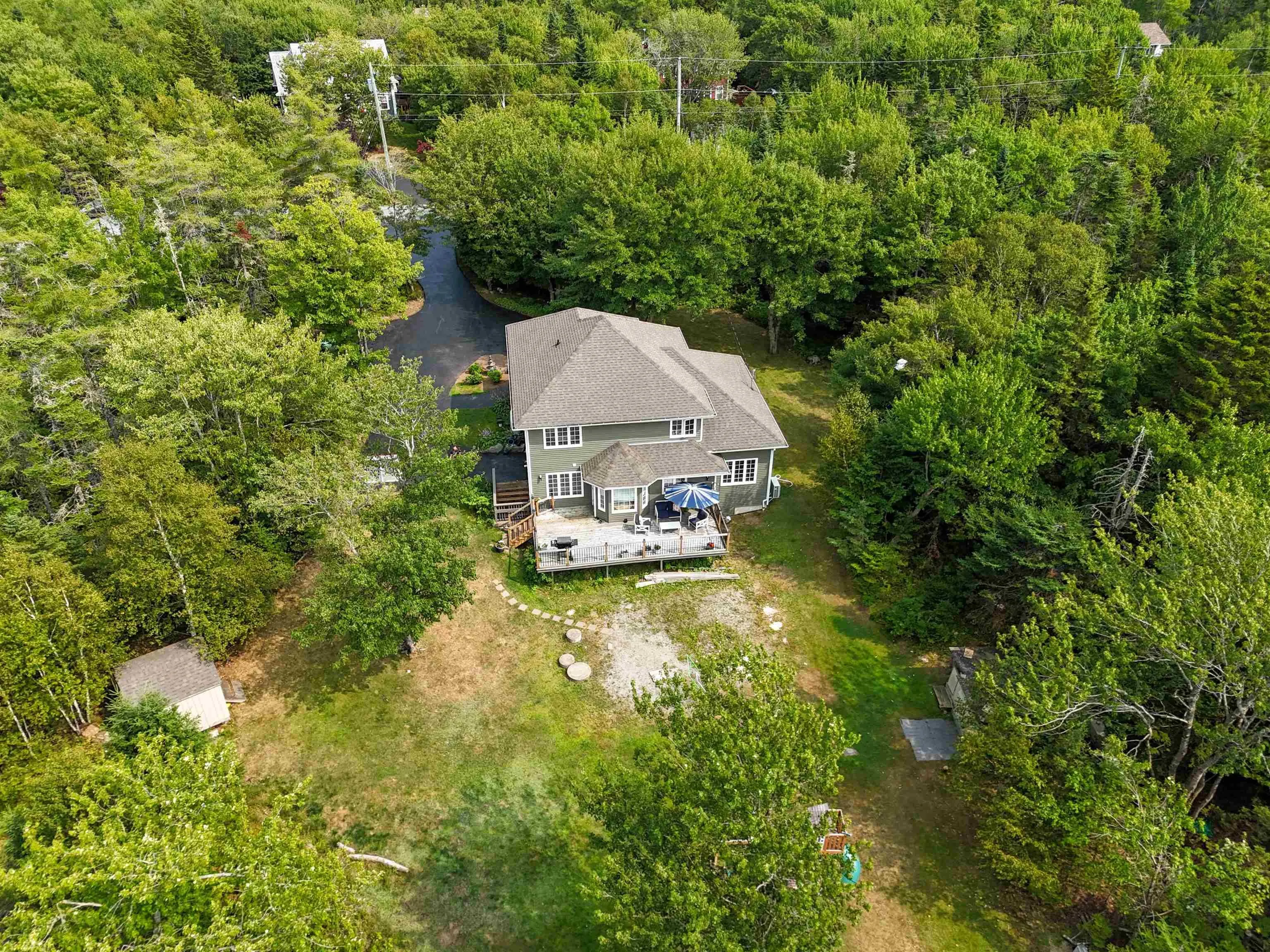 80 Tudor Lane, Stillwater Lake, NS B3Z 4J1, 3 Bedrooms Bedrooms, ,4 BathroomsBathrooms,Residential,For Sale,Tudor,202520640