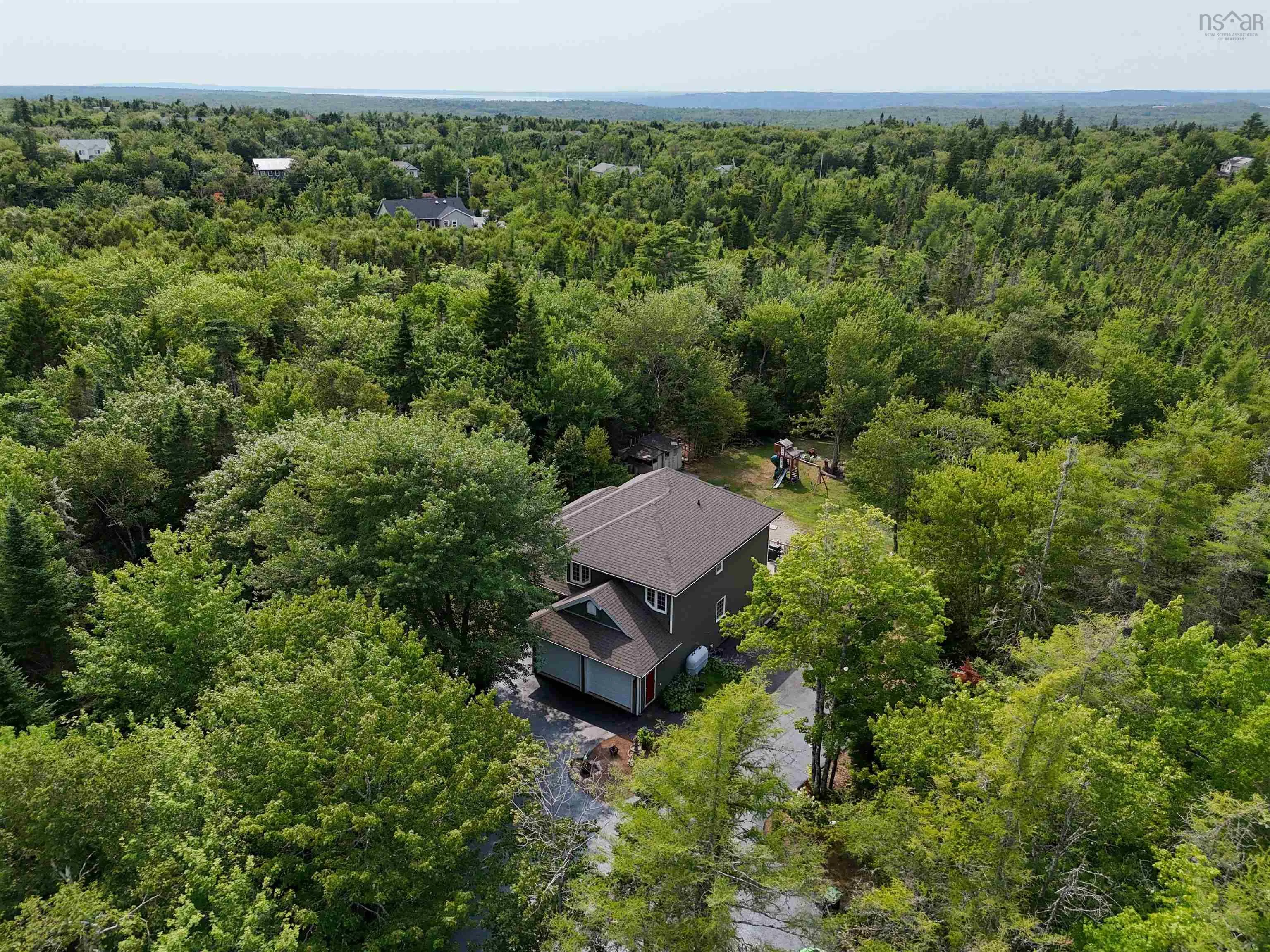 80 Tudor Lane, Stillwater Lake, NS B3Z 4J1, 3 Bedrooms Bedrooms, ,4 BathroomsBathrooms,Residential,For Sale,Tudor,202520640