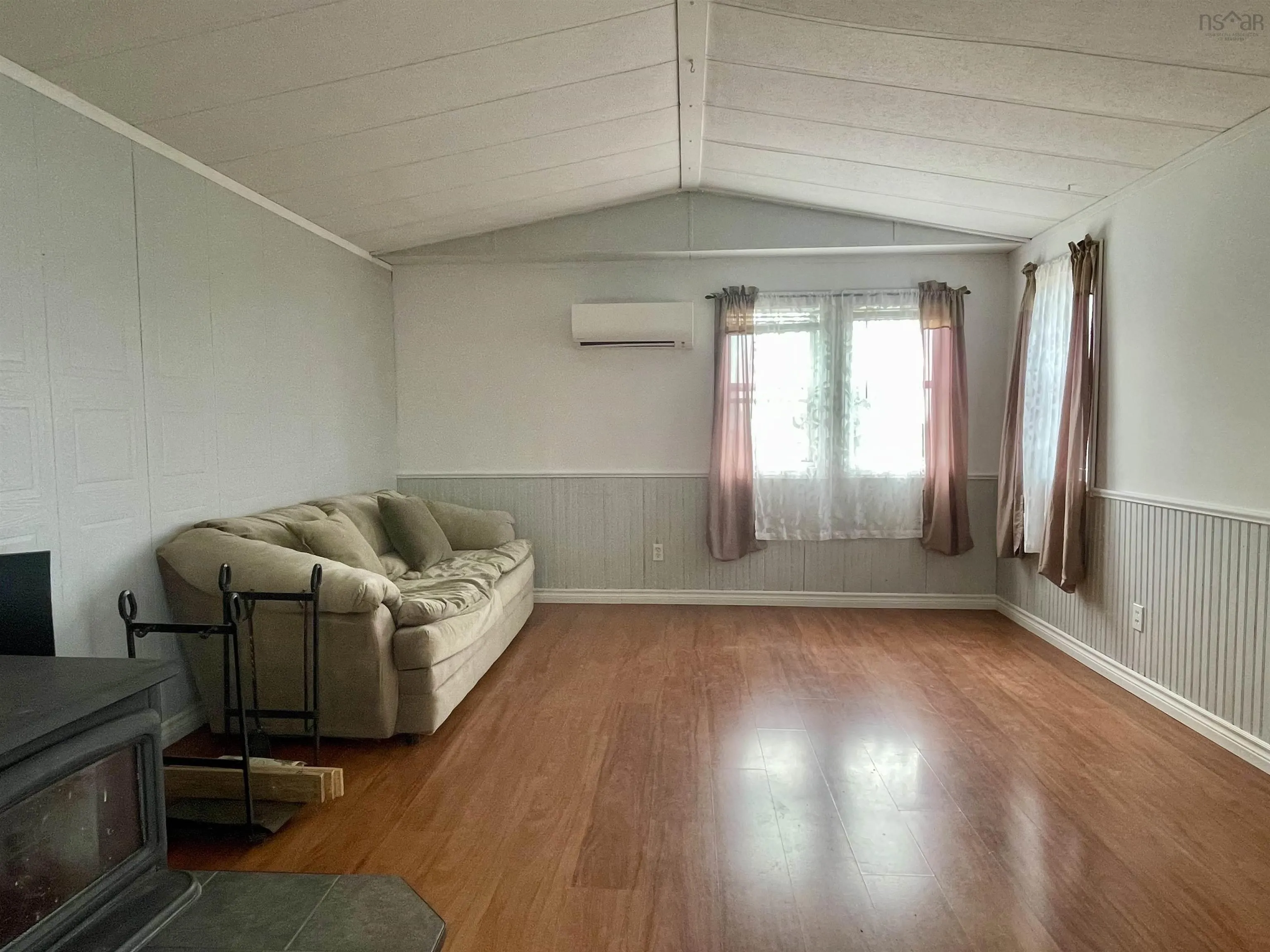 44 Chapel Street, Springhill, NS B0M 1X0, 3 Bedrooms Bedrooms, ,1 BathroomBathrooms,Residential,For Sale,Chapel,202520637