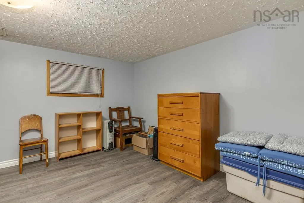 395 Waverley Road, Dartmouth Ns B2x 2e7, 4 Bedrooms Bedrooms, ,3 BathroomsBathrooms,Residential,For Sale,Waverley,202508182