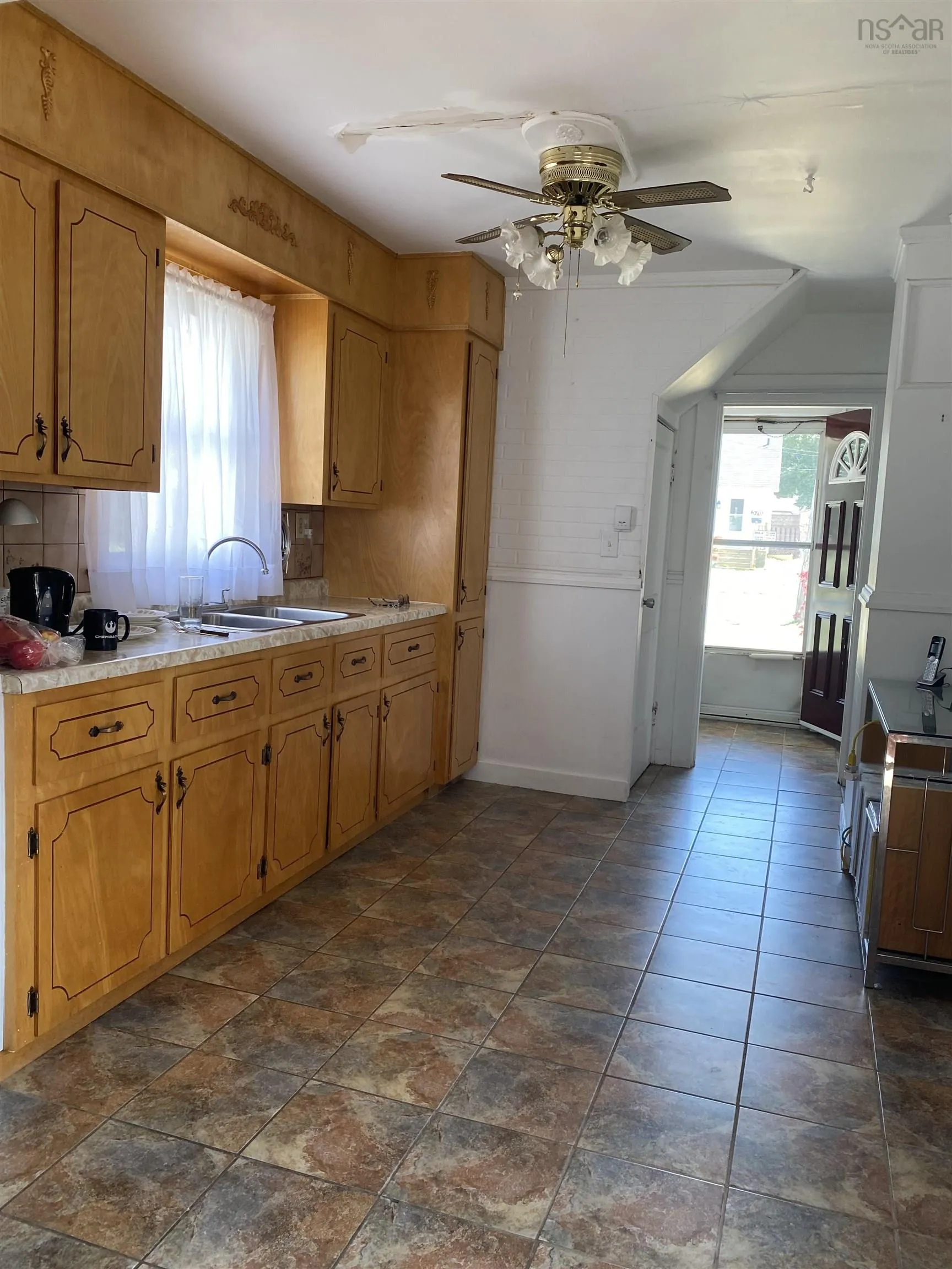 571 King Street, New Waterford, NS B1H 3Z2, 2 Bedrooms Bedrooms, ,1 BathroomBathrooms,Residential,For Sale,King,202519880