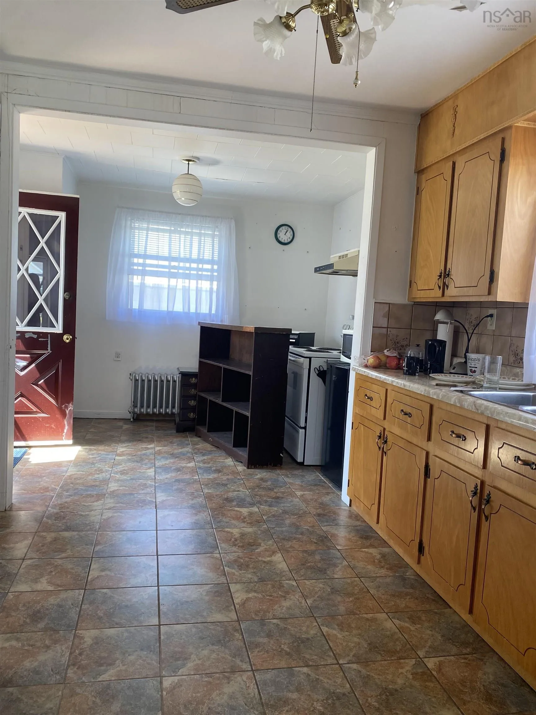 571 King Street, New Waterford, NS B1H 3Z2, 2 Bedrooms Bedrooms, ,1 BathroomBathrooms,Residential,For Sale,King,202519880