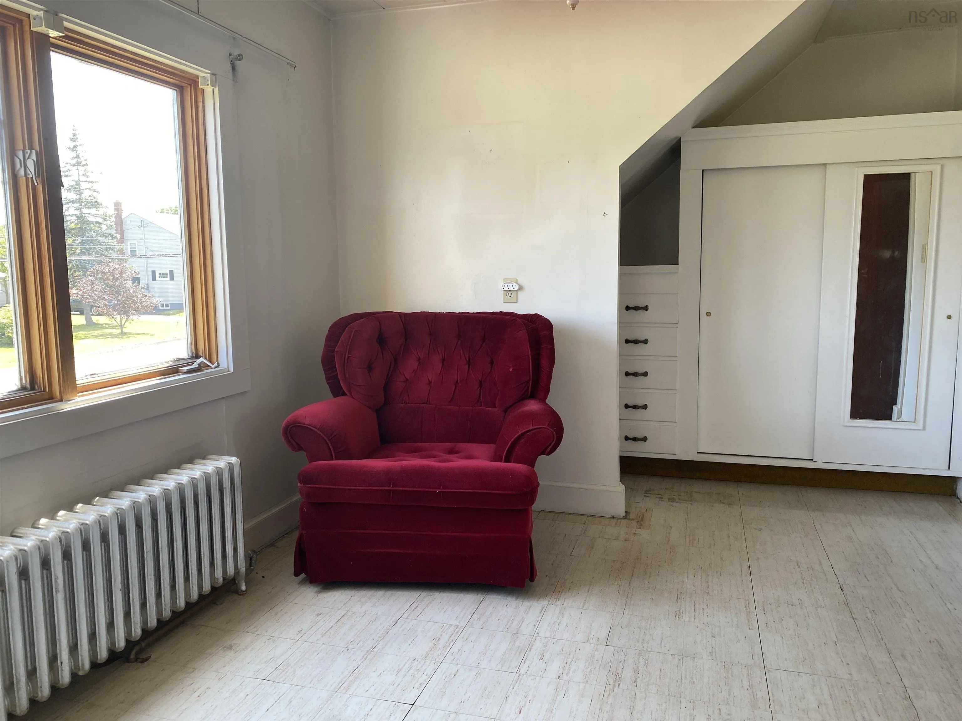 571 King Street, New Waterford, NS B1H 3Z2, 2 Bedrooms Bedrooms, ,1 BathroomBathrooms,Residential,For Sale,King,202519880