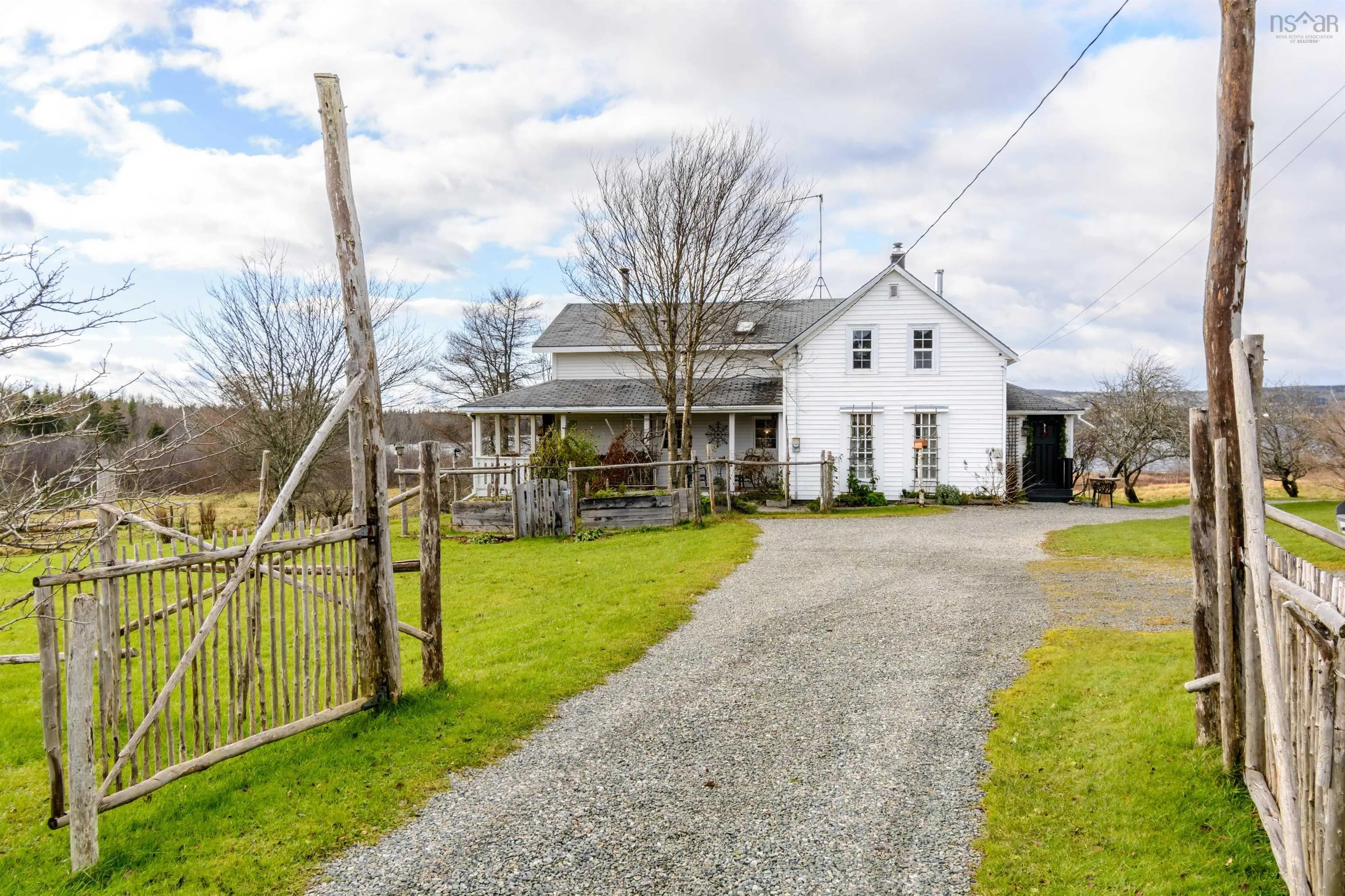 2660 Loch Lomond Road, Enon, NS B1J 1W8, 4 Bedrooms Bedrooms, ,2 BathroomsBathrooms,Residential,For Sale,Loch Lomond,202512772