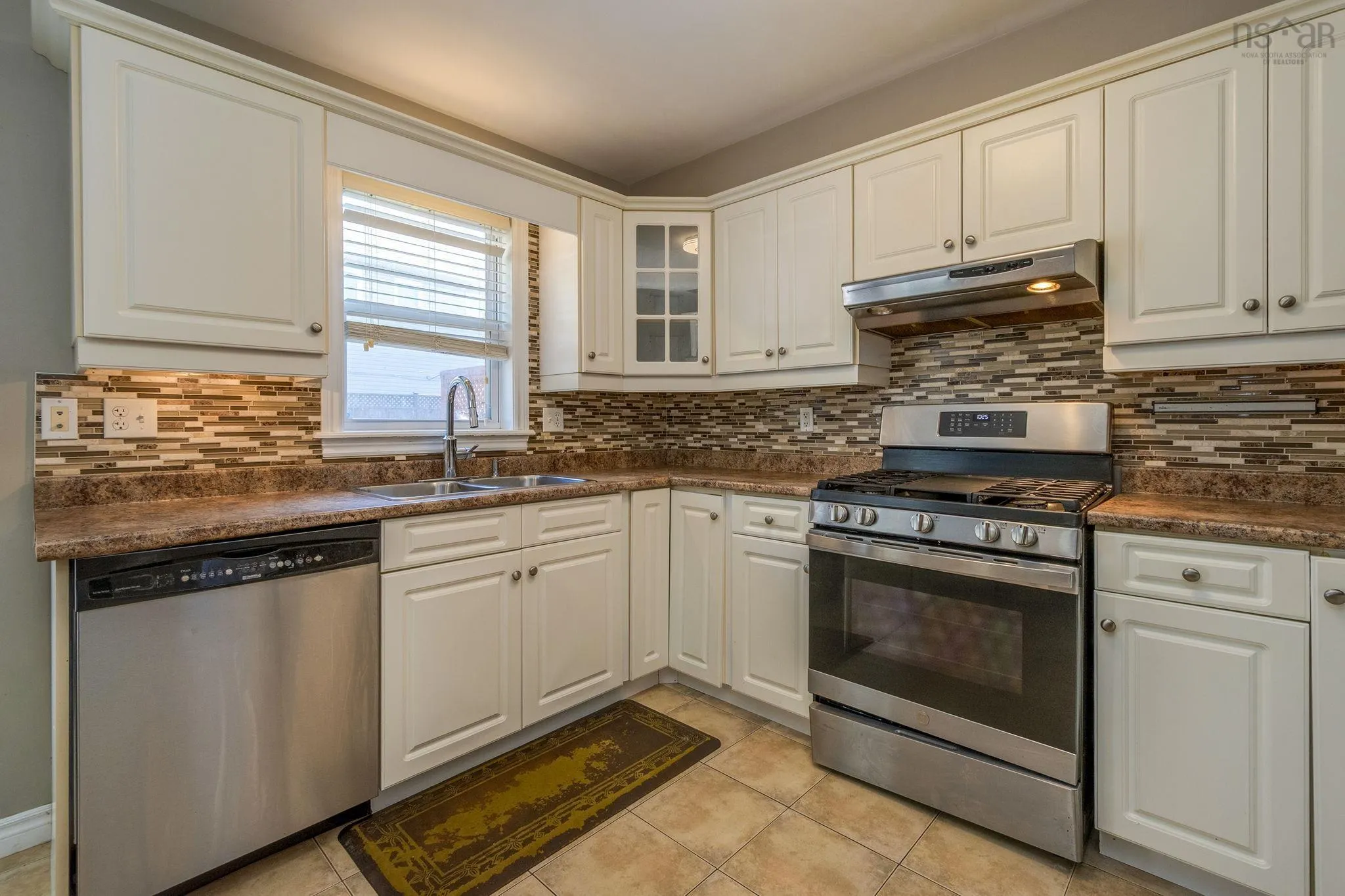 7 Collingwood Court, Dartmouth, NS B2W 0G4, 4 Bedrooms Bedrooms, ,3 BathroomsBathrooms,Residential,For Sale,Collingwood,202523176