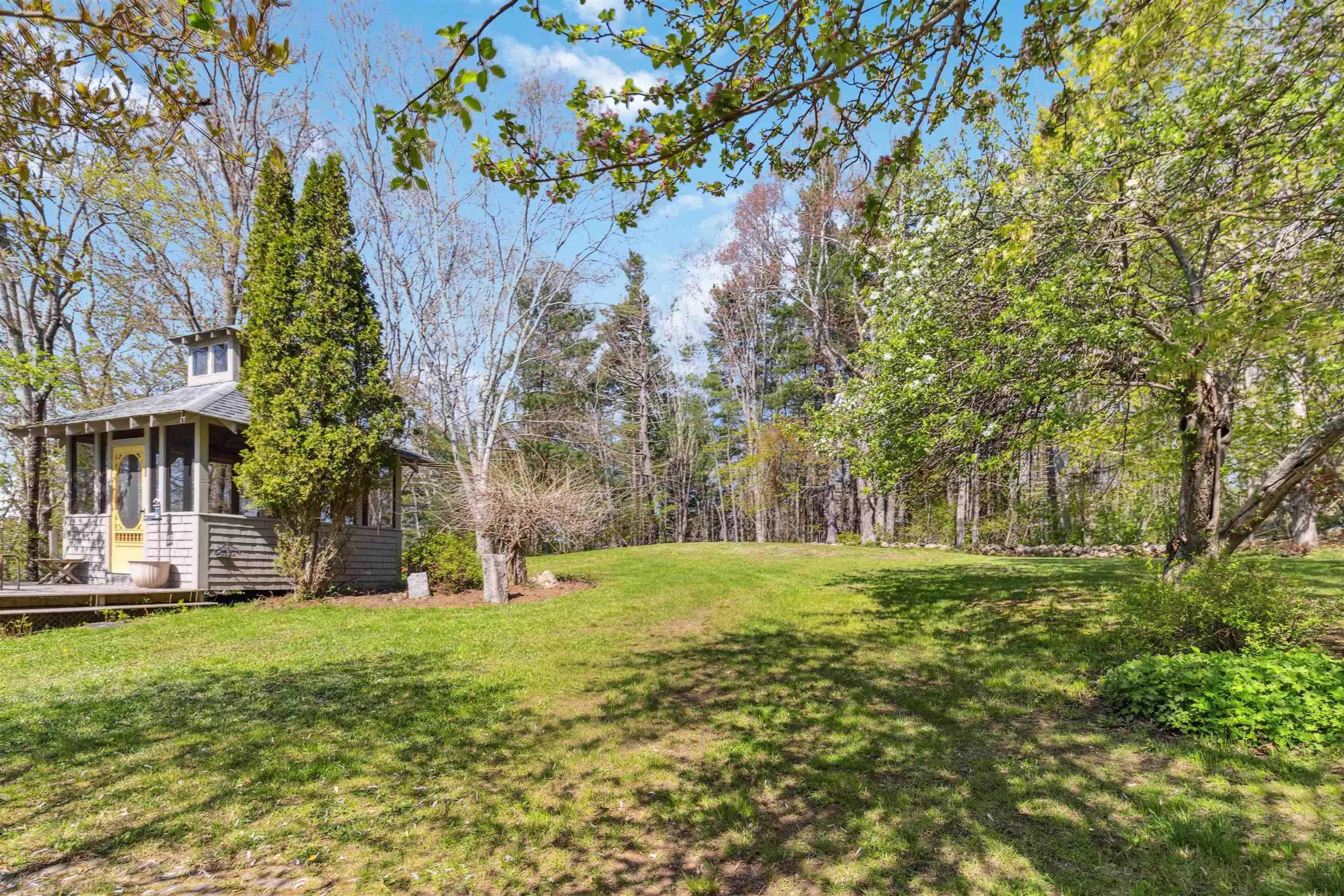 811 Lahave Street, Bridgewater, NS B4V 2V2, 3 Bedrooms Bedrooms, ,2 BathroomsBathrooms,Residential,For Sale,Lahave,202511244