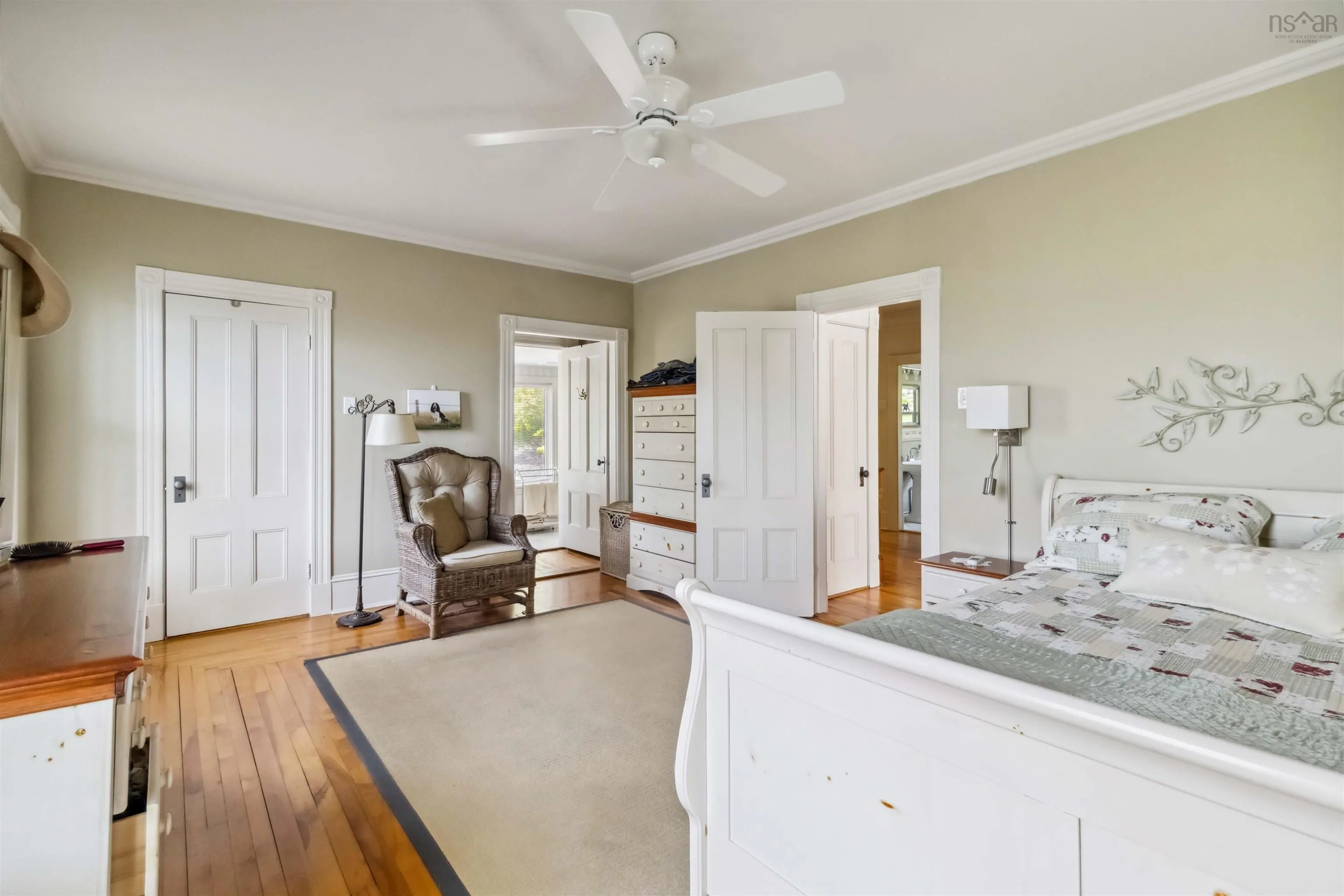 811 Lahave Street, Bridgewater, NS B4V 2V2, 3 Bedrooms Bedrooms, ,2 BathroomsBathrooms,Residential,For Sale,Lahave,202511244