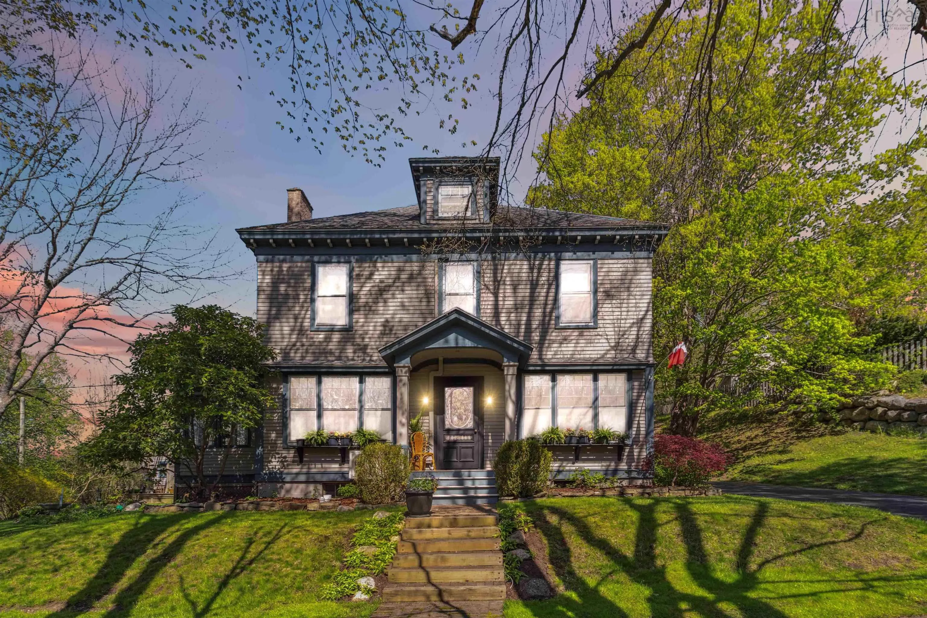 811 Lahave Street, Bridgewater, NS B4V 2V2, 3 Bedrooms Bedrooms, ,2 BathroomsBathrooms,Residential,For Sale,Lahave,202511244