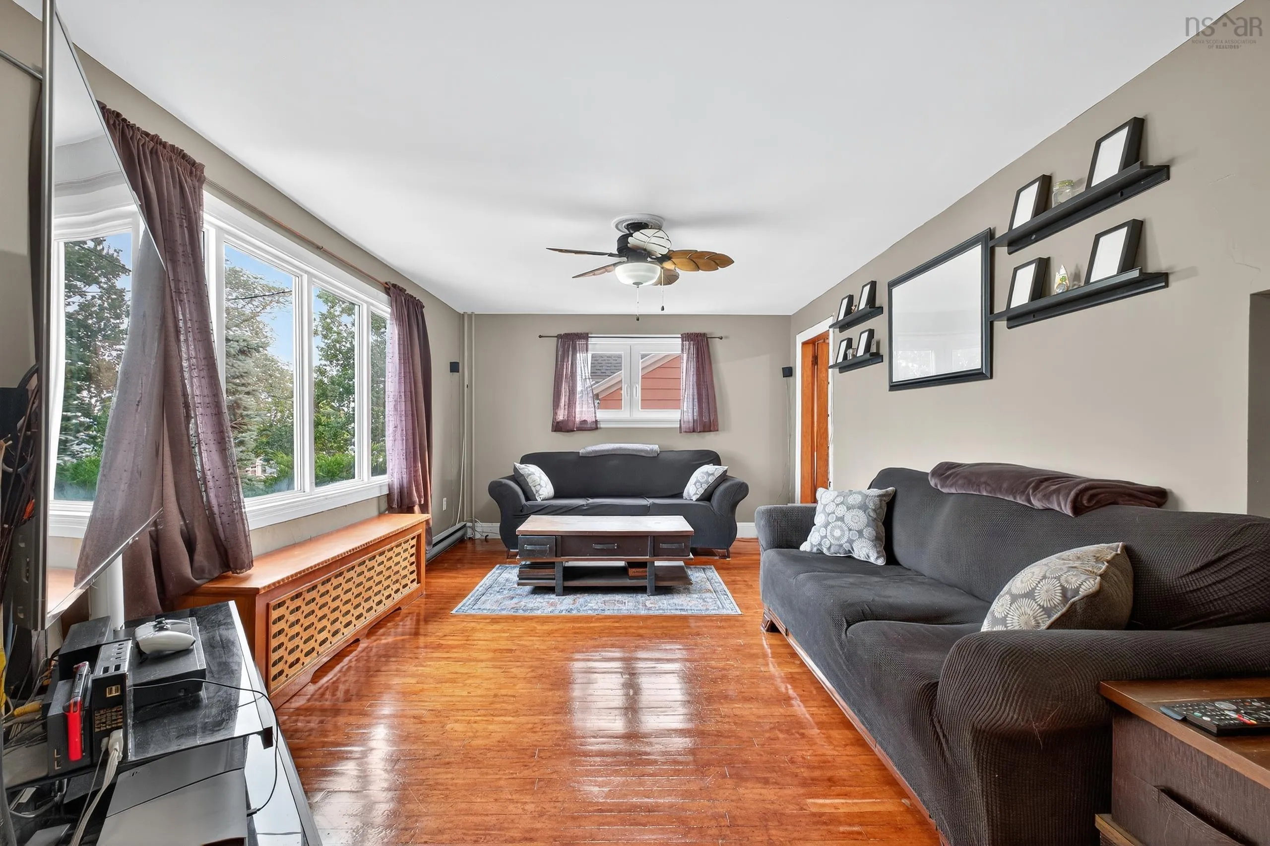 13 View Street, Sydney Mines, NS B1V 1G9, 3 Bedrooms Bedrooms, ,3 BathroomsBathrooms,Residential,For Sale,View,202520247